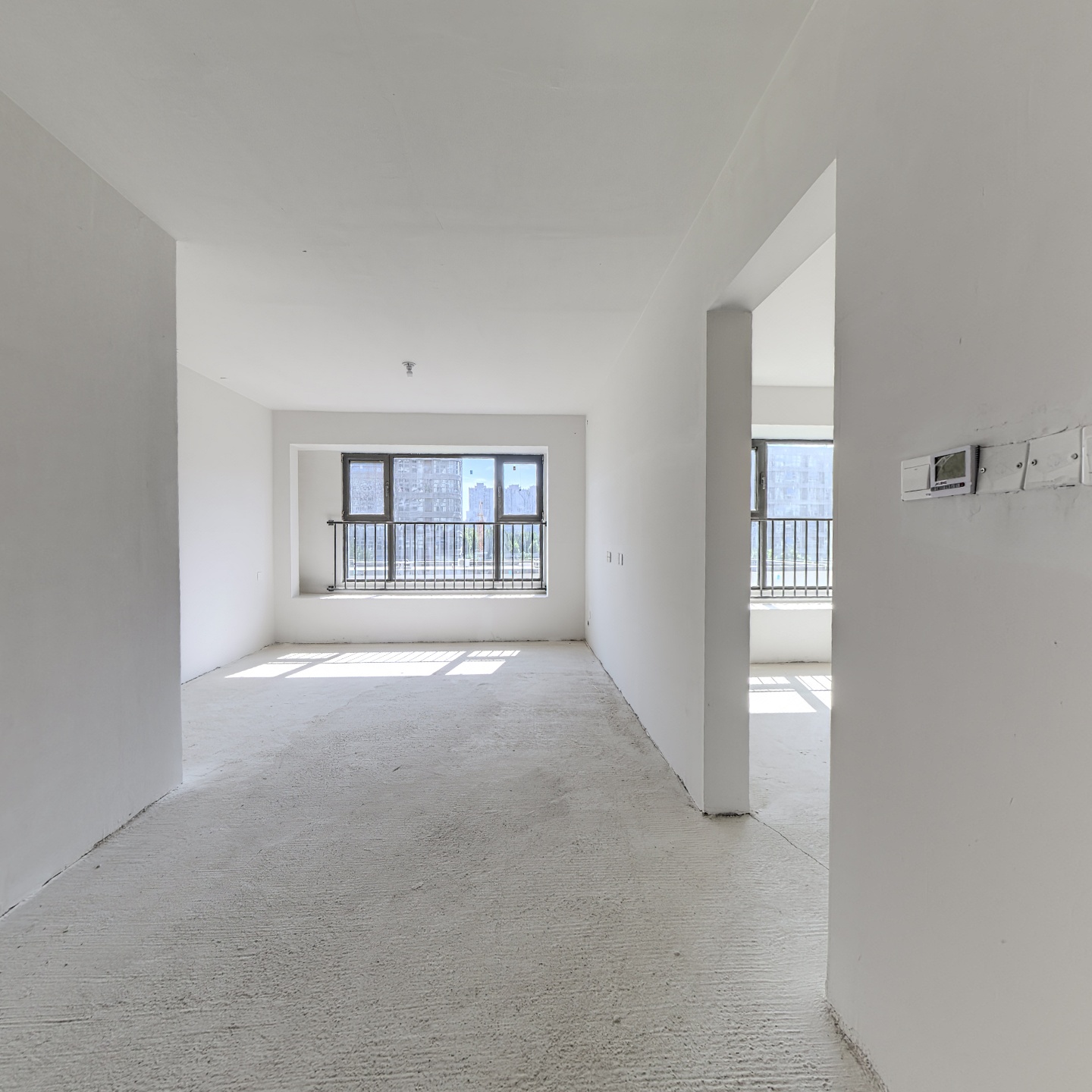 华远一期，南北通透3居室，中间楼层。