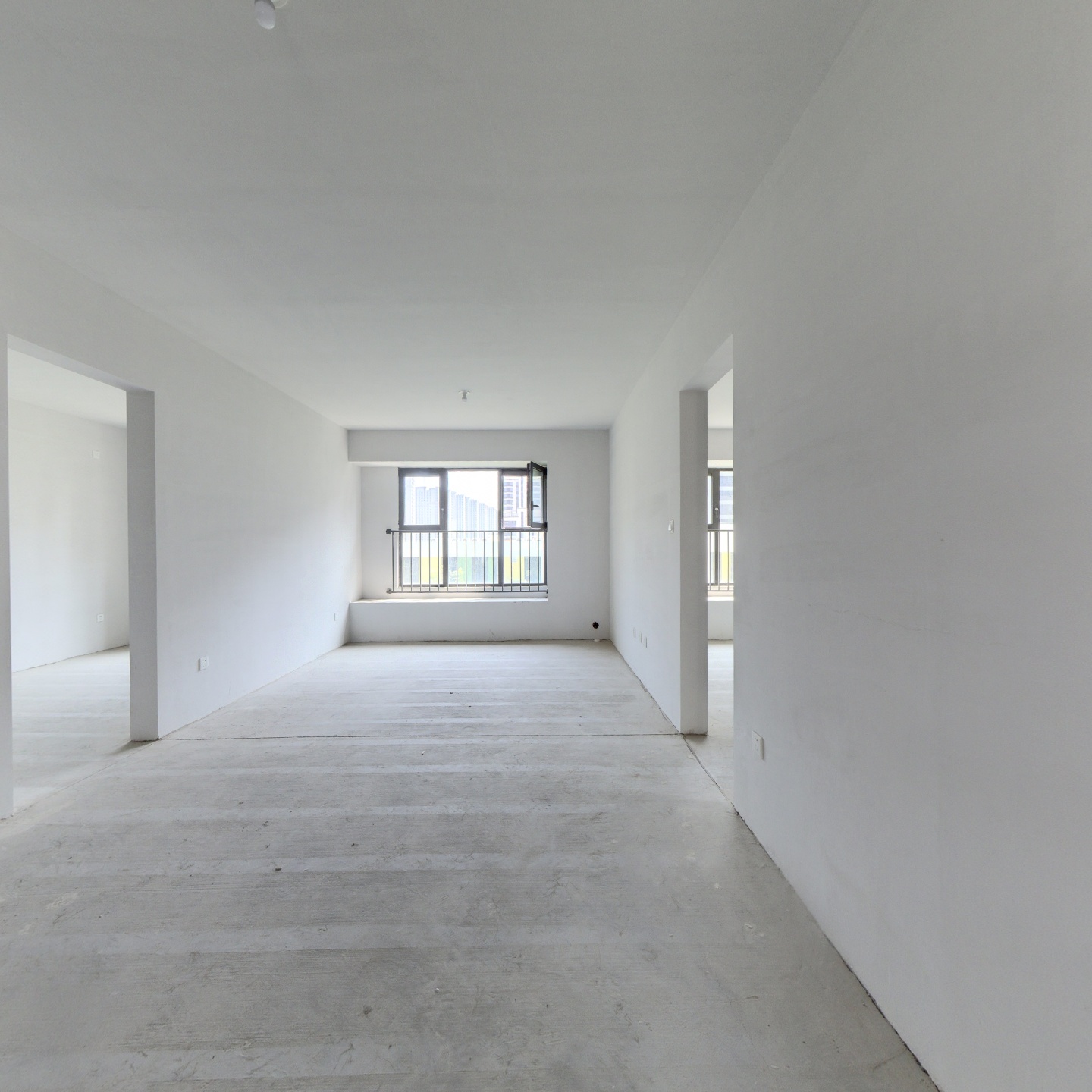 华远116平四居 把边 采光好 有钥匙