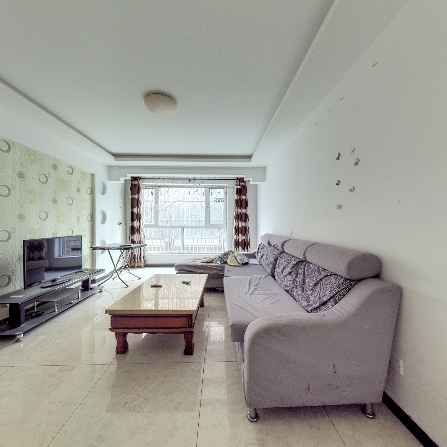 开发区  惠友钻石广场  全南两居室 有装修