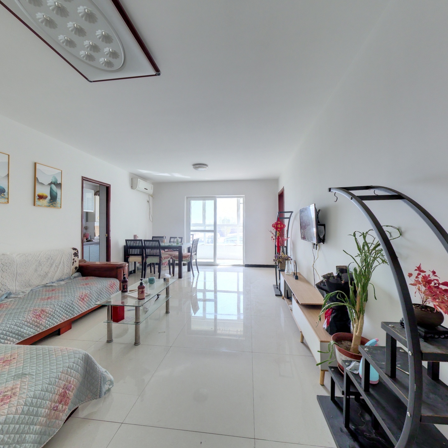 此房满二 户型方正 低楼层  配套设施齐全