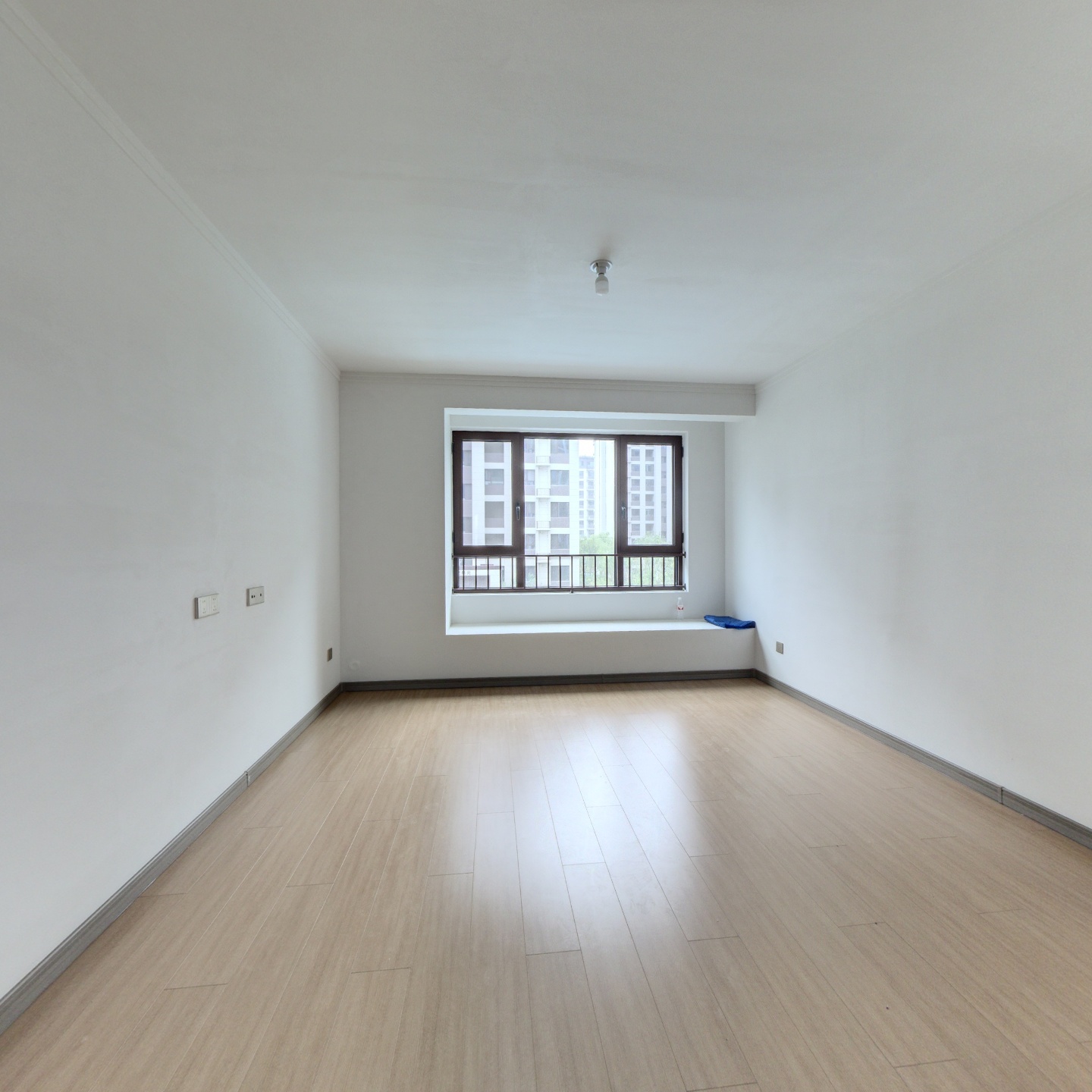 中国铁建樾府国际 3室2厅 南 北