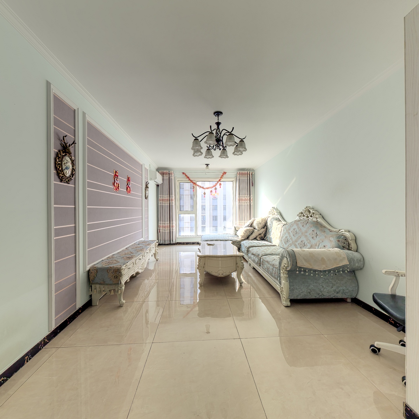 小区环境好，绿化好，居住舒适度高，24小时保安值班