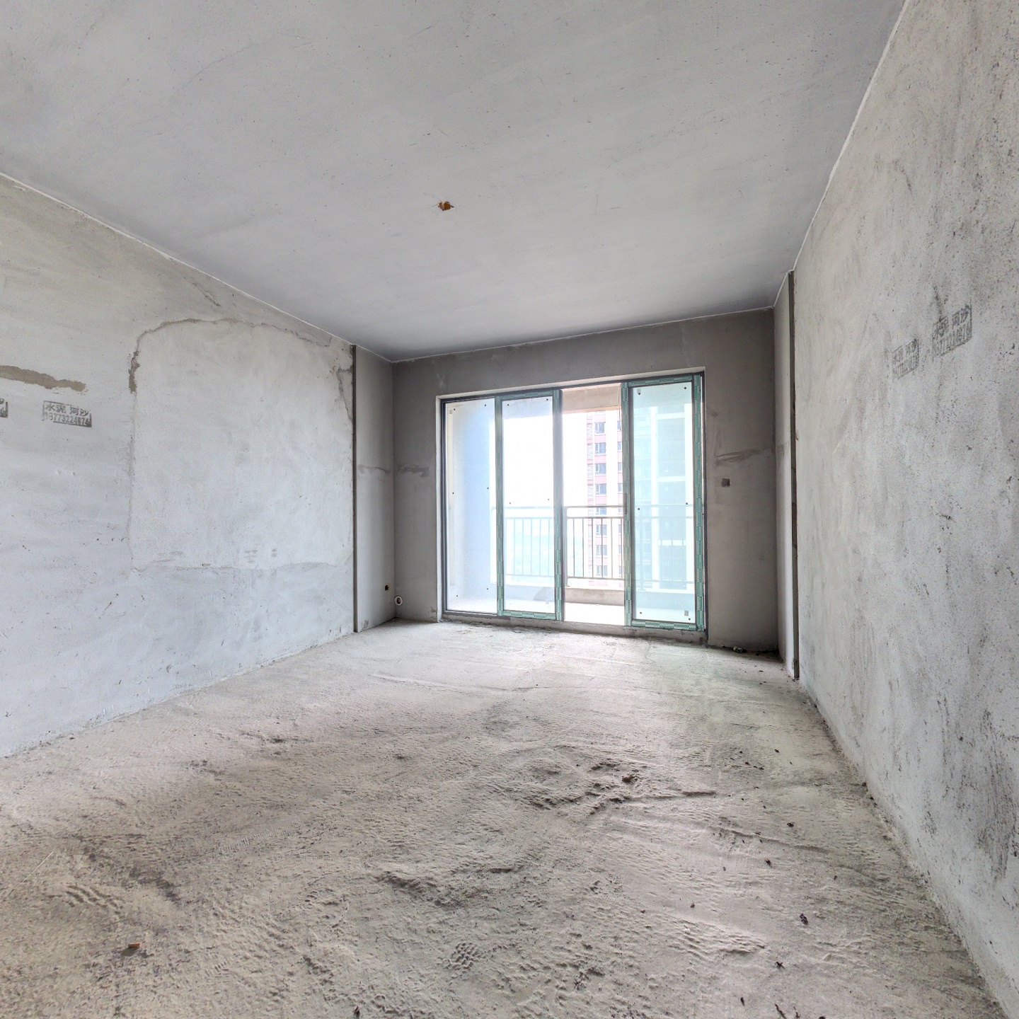 房东急售，雅士林欣城园林式小区，全人车分流交通方便