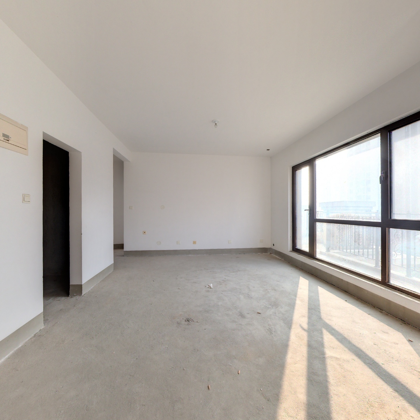 此房满二，南北通透格局，楼层好视野开阔，明厨名卫。