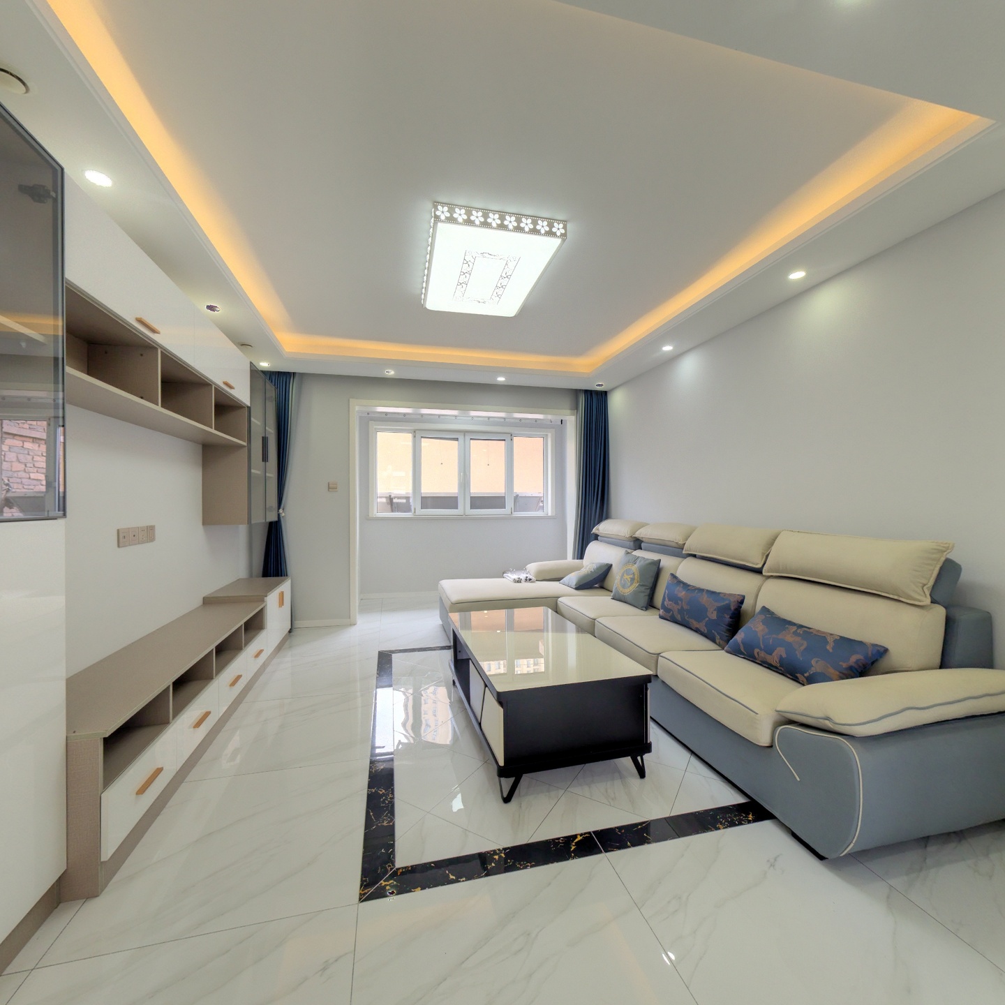 精装修  拎包入住三居室  园林小区 出行方便电梯房