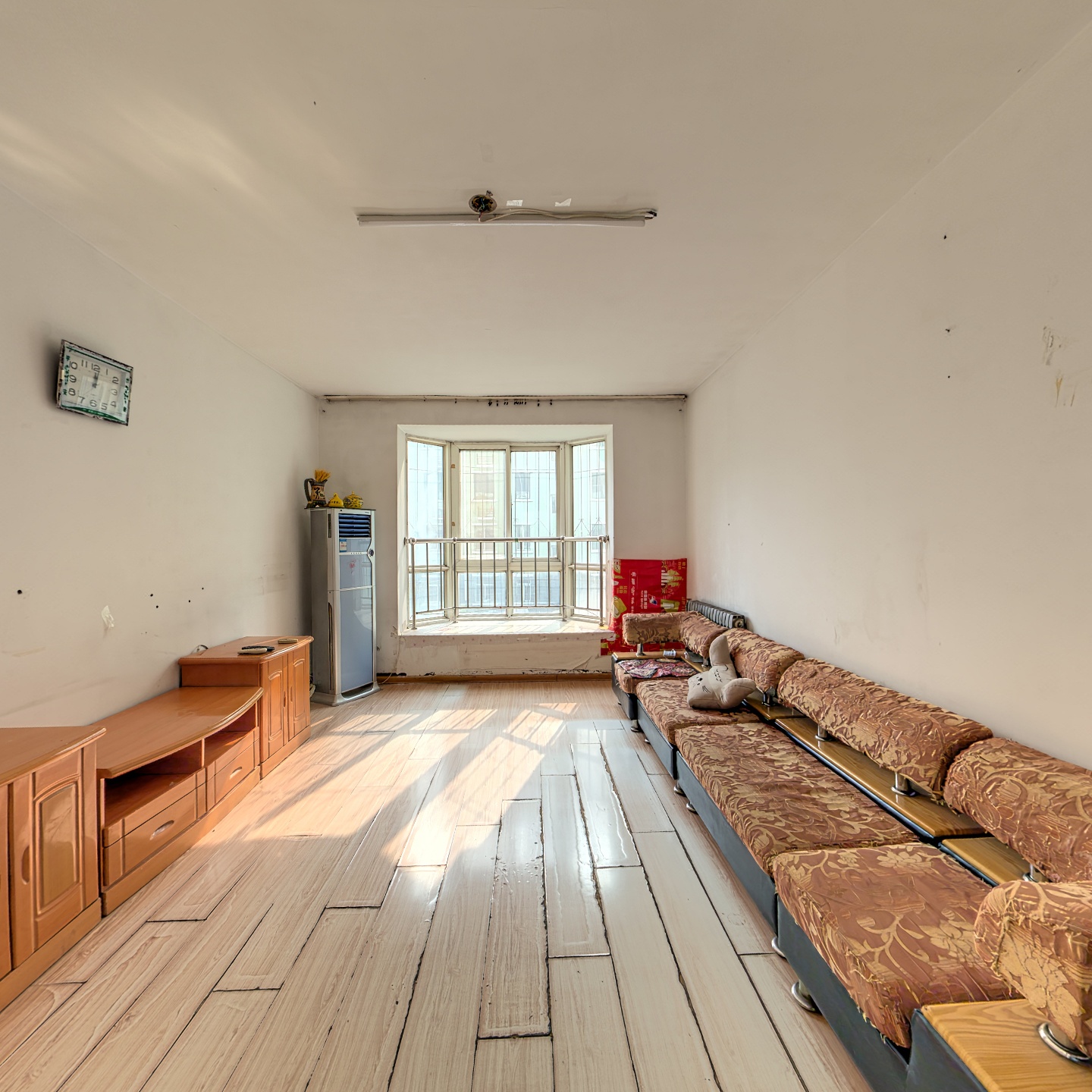 南北通透格局好，中间楼层，集中供暖，配套齐全