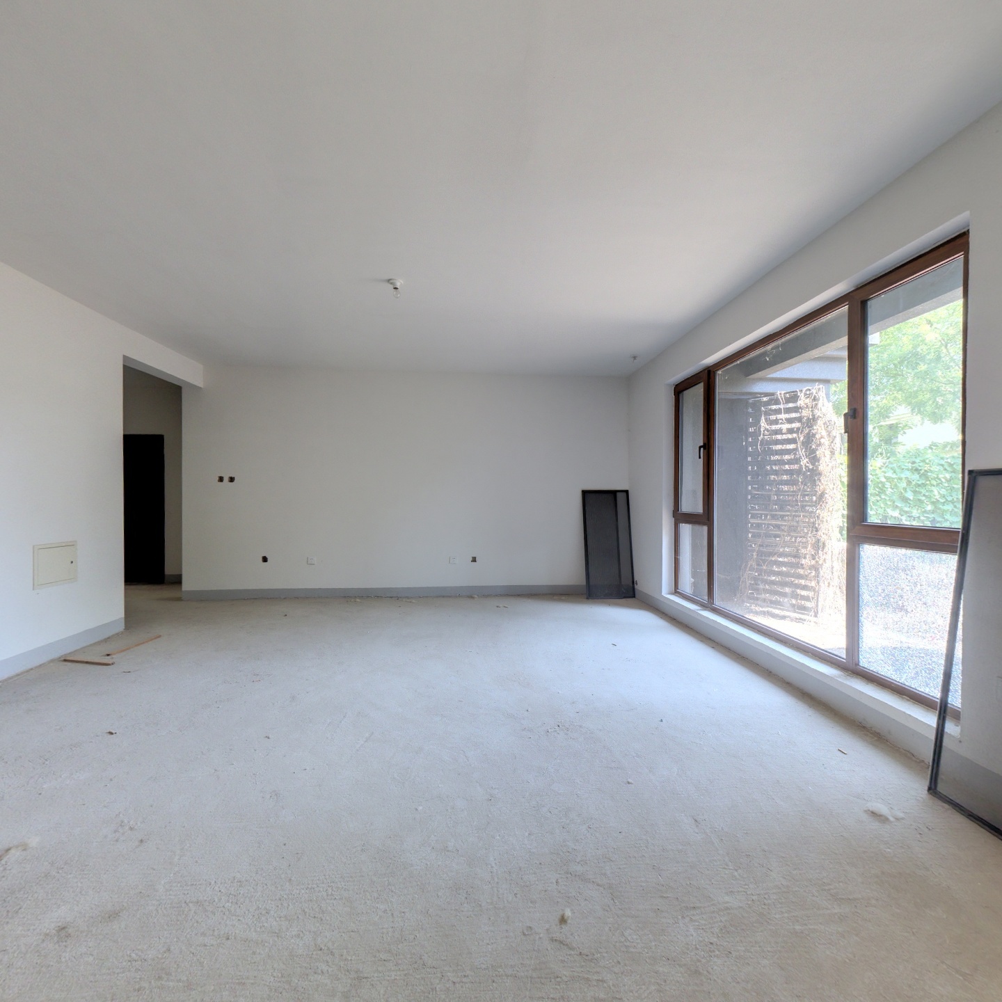 高铁板块洋房，电梯入户，一层大院子