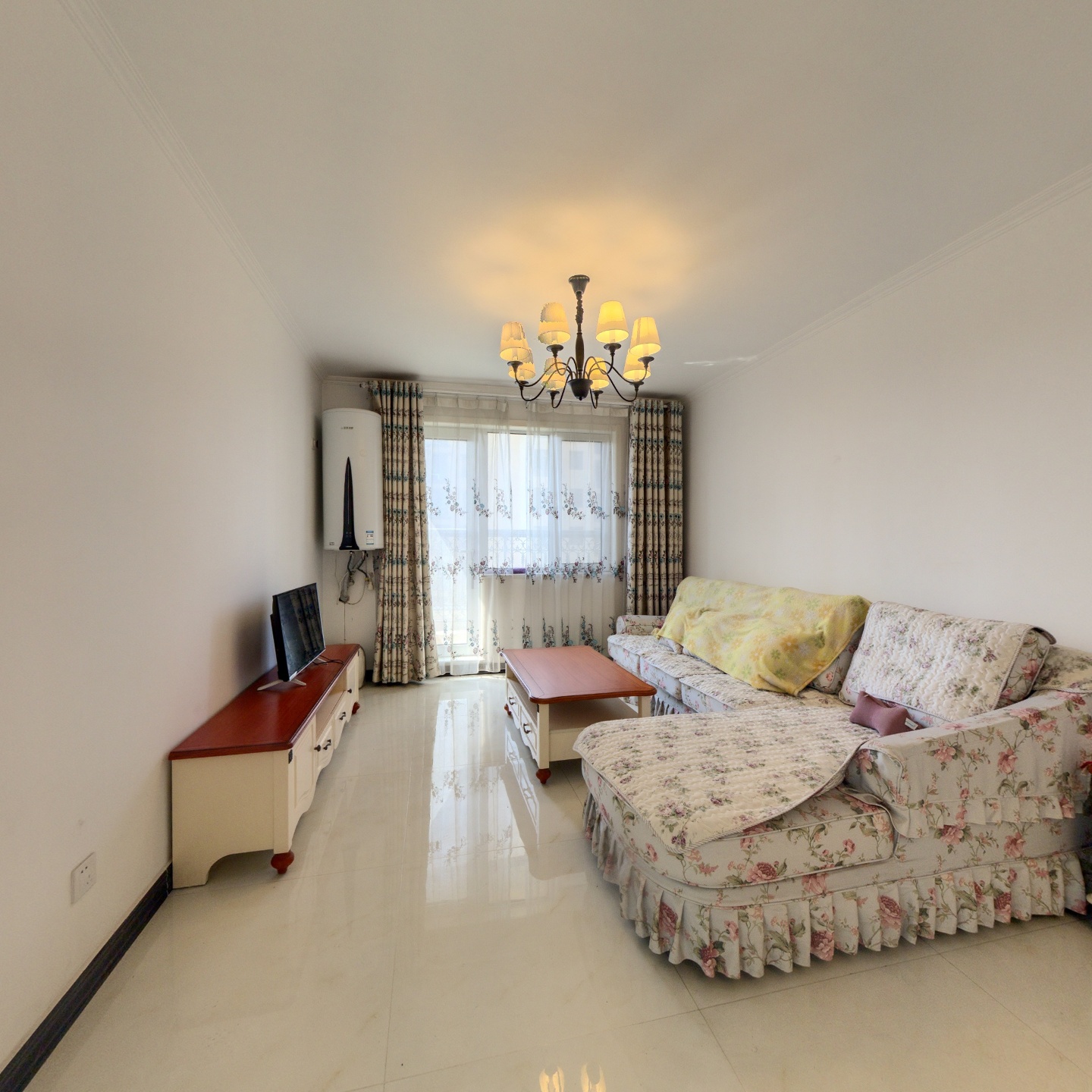 全阳两居，户型方正，中低楼层，花园小区，拎包入住