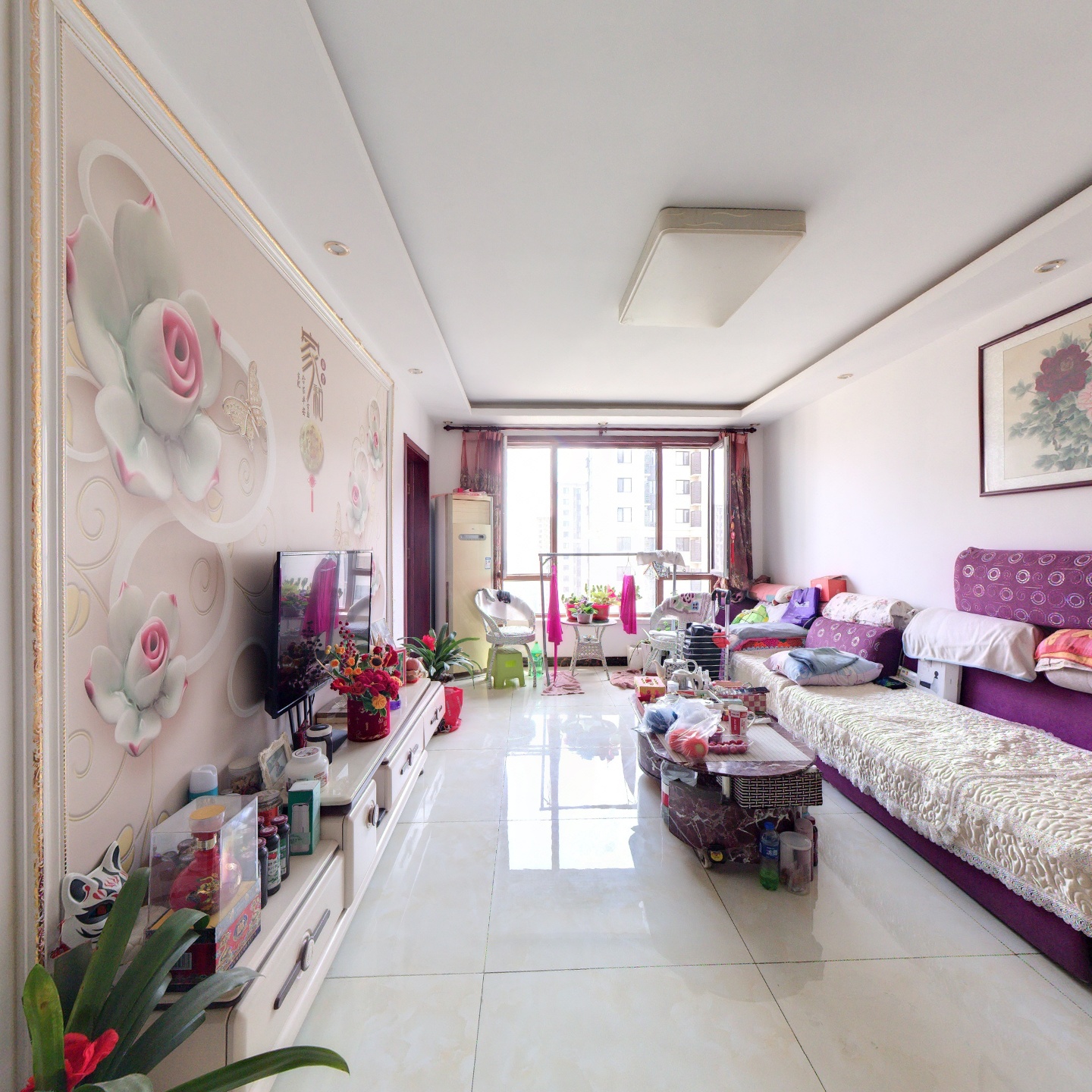 此房全南向，位置好，采光充足，看房方便,南向三居.