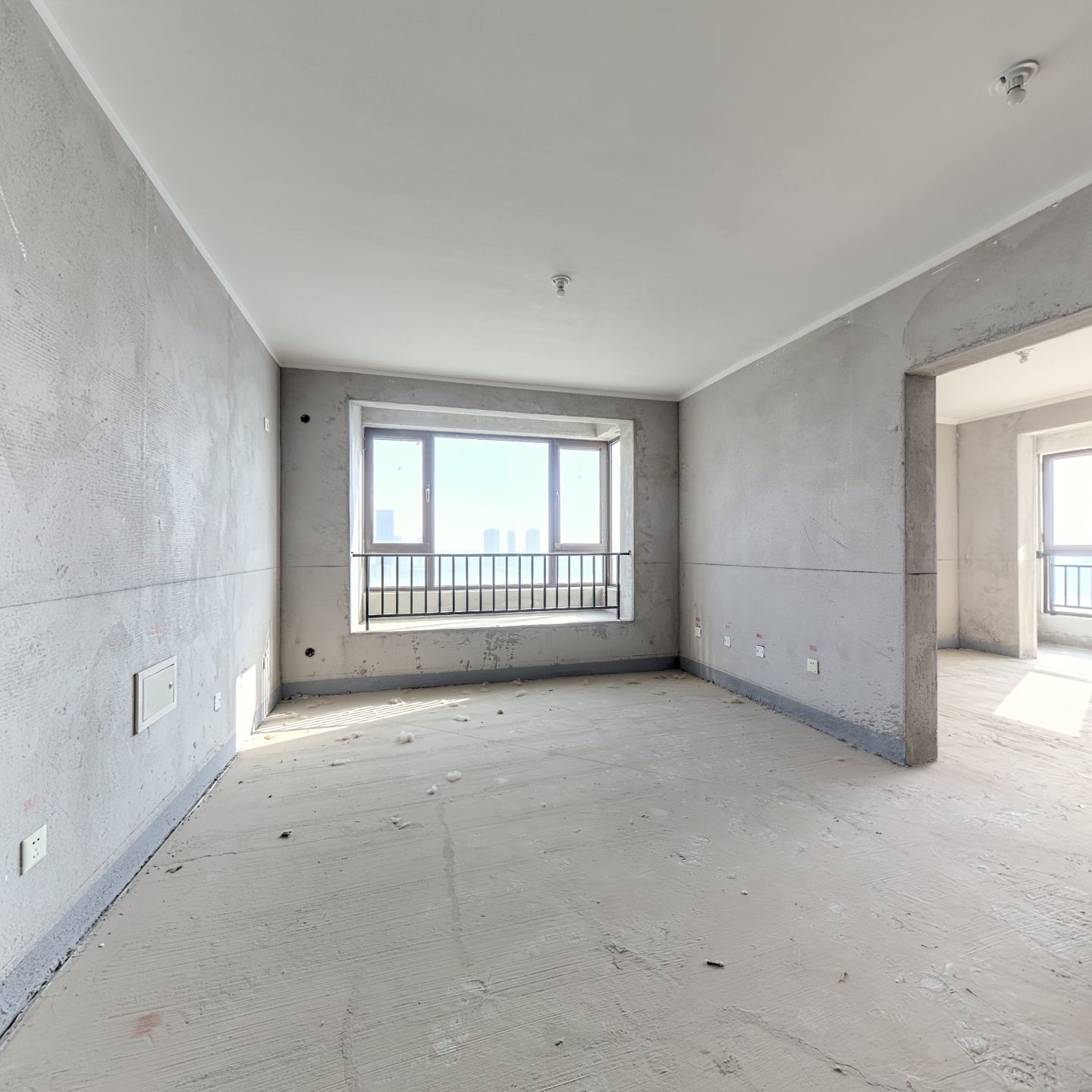 华阳路天伦湾小区，集中供暖，环境优美三居室