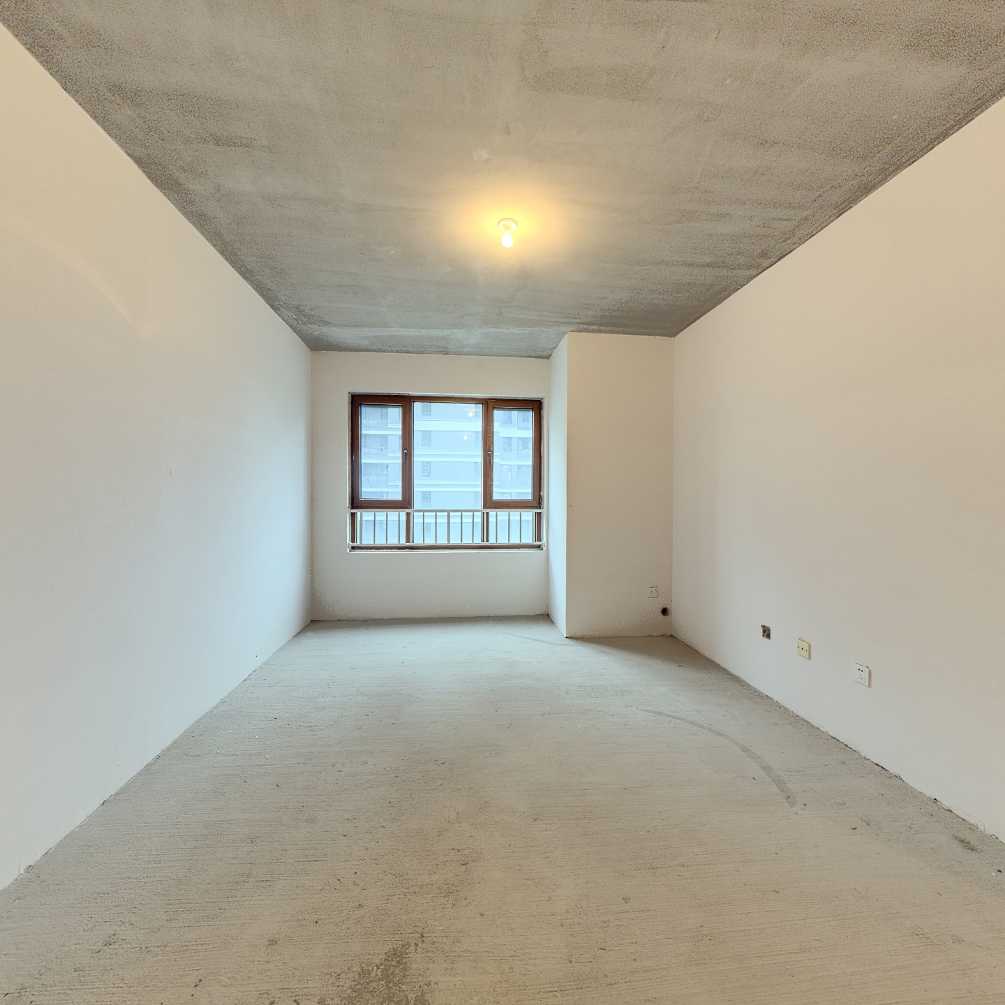 鸿坤南区，朝阳三居室。采光视野无遮挡。