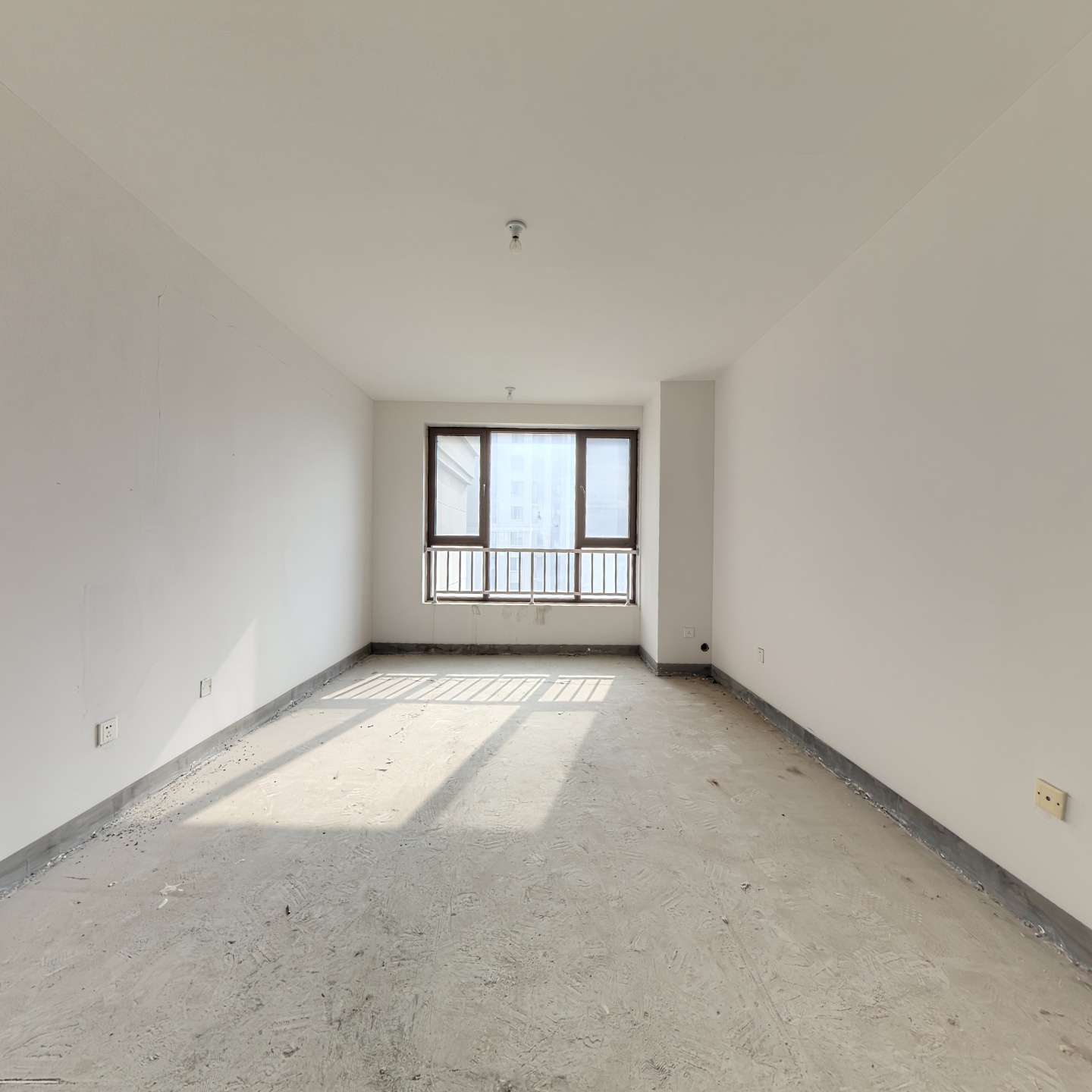 满二，南北通透，中高楼层，采光充足