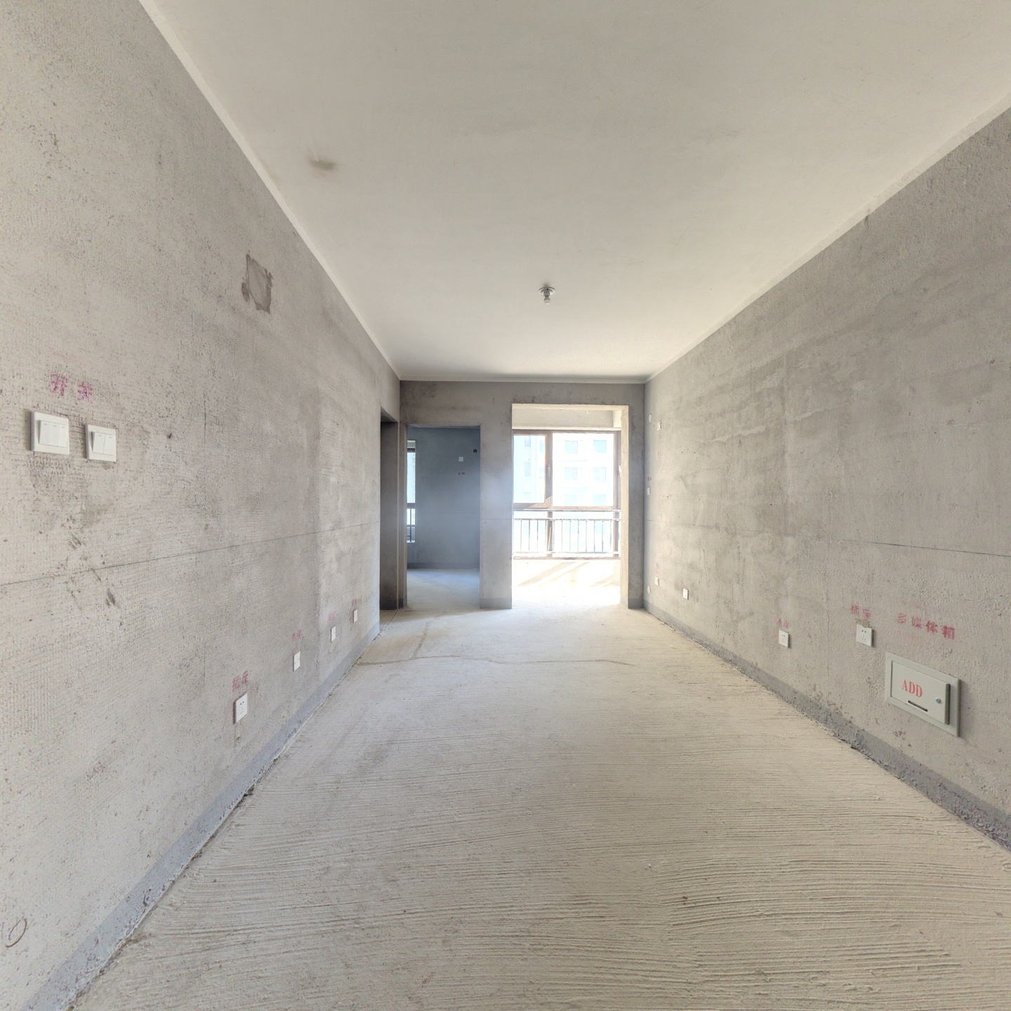 天伦湾馨园毛坯两居室，房主急售