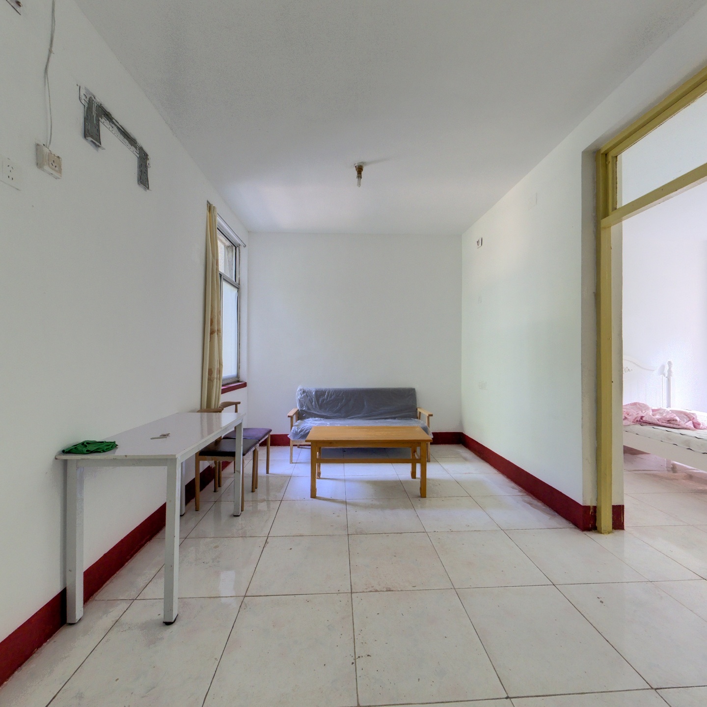 北关北区2楼位置很好，停车方便，有气有暖