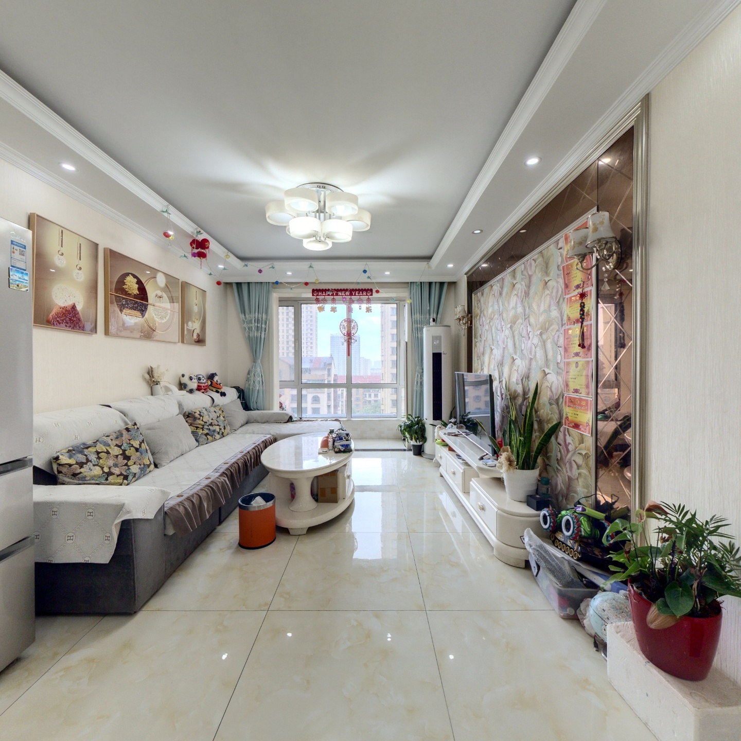 出售香邑溪谷南向两居  精装修带车位 满二 采光好