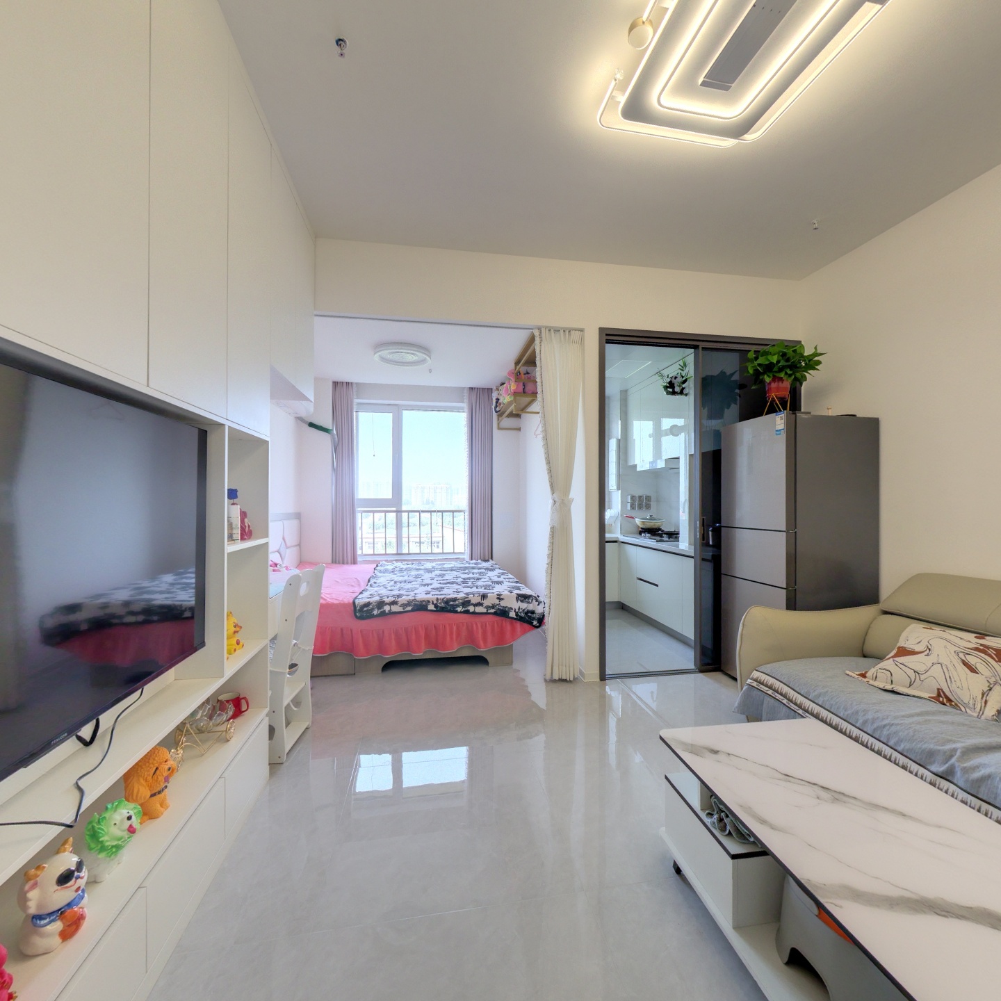 范阳路高速口，精装拎包入住，房本满二，随时可过户