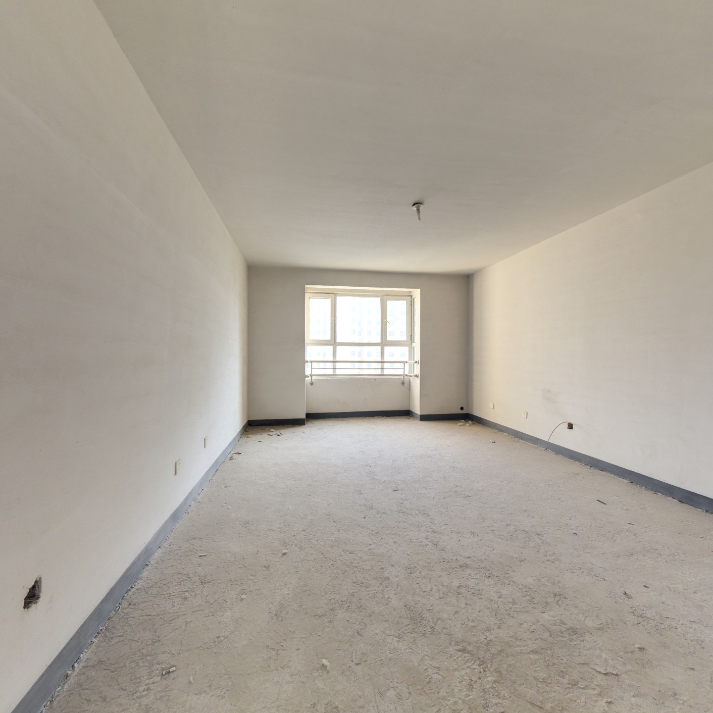 满二，三居室，集中供暖，采光好，优质房源！