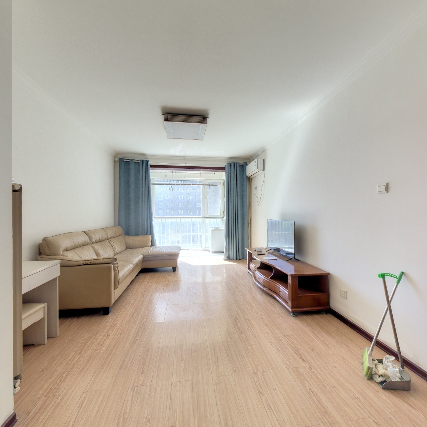 华阳路上电梯房，北京理想城南向装修两居出售