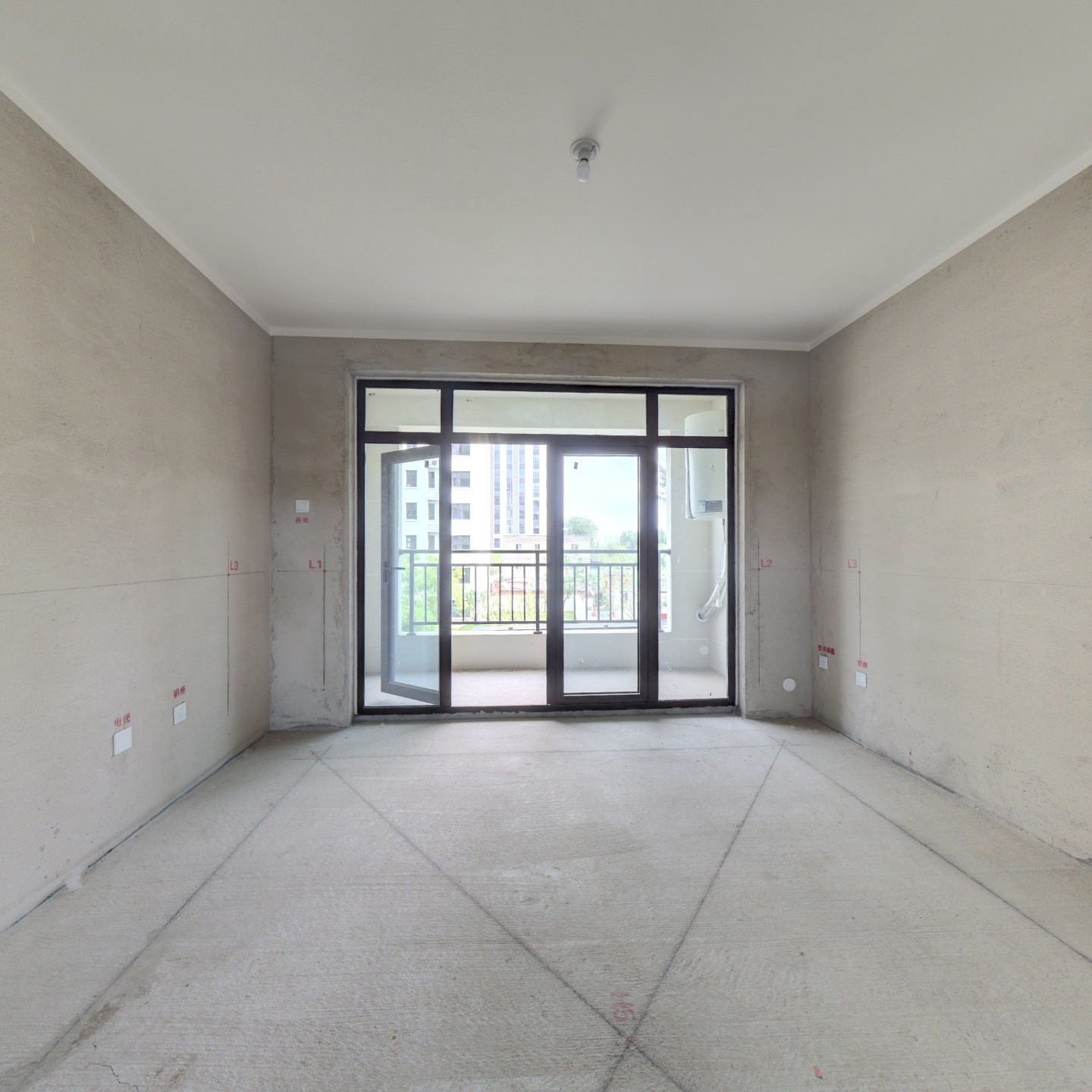 凤麟府南北通透三居 毛坯 看房方便