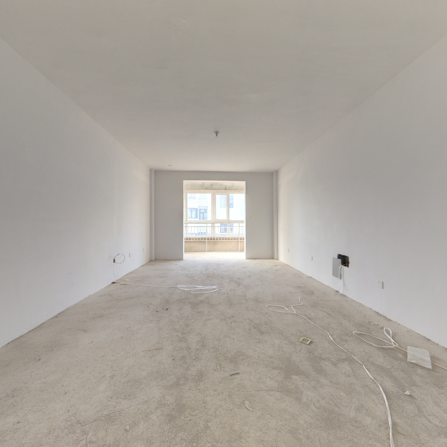 尧王山花园电梯房143平3室2厅带直达车储有证可按揭