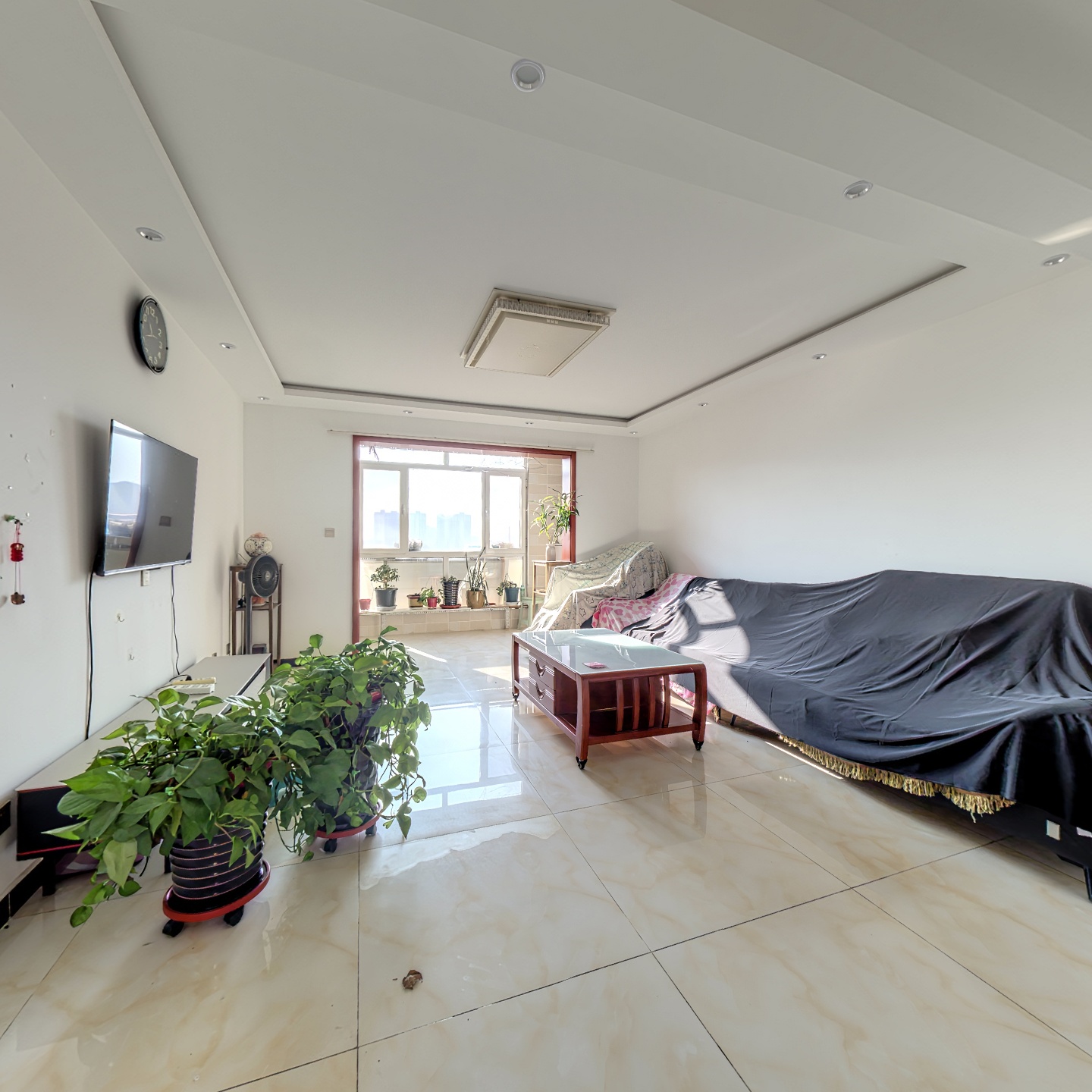 坡地园林社区 3+1正规4居室低楼层采光还好的房子