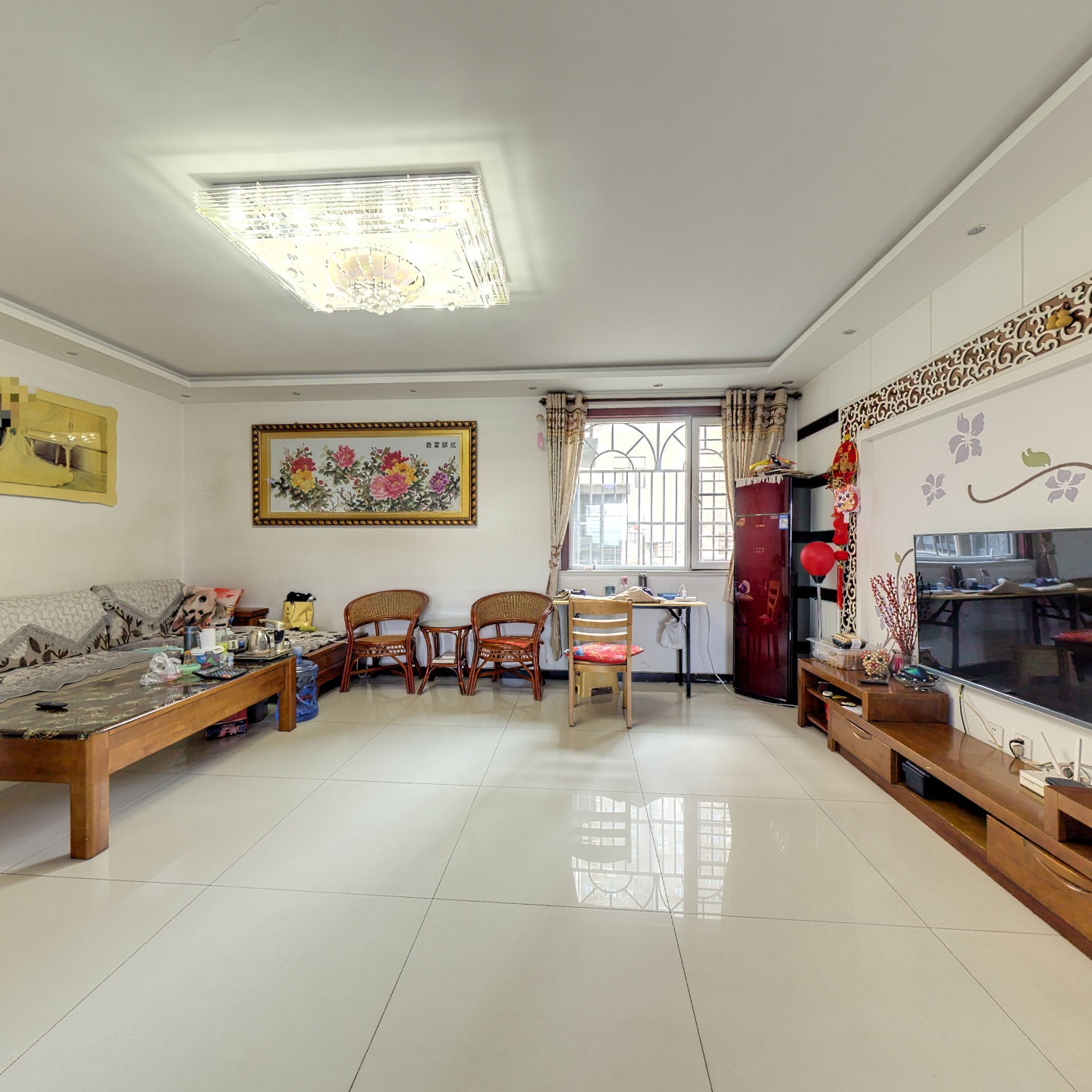 天宝郦景小区精装大三居双卫，证满五唯一，有地下室