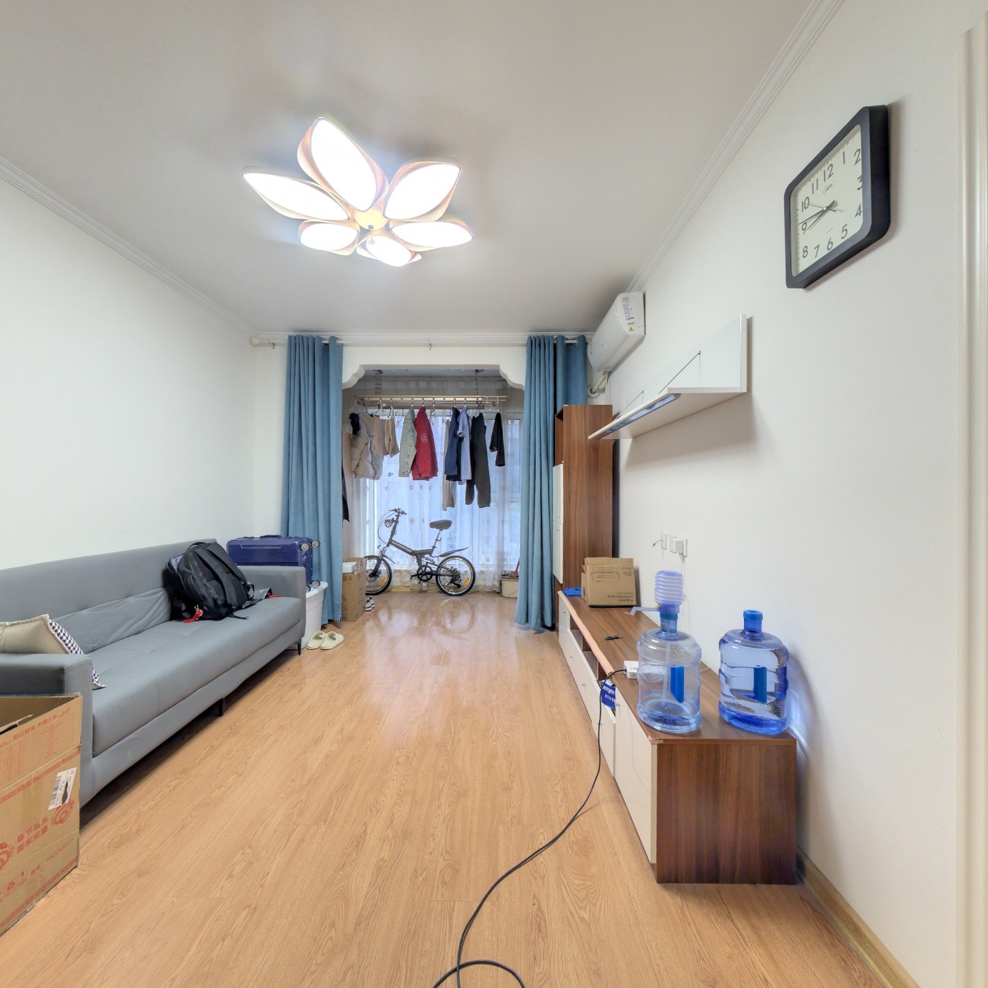 精装两居  南向的户型，精装满二