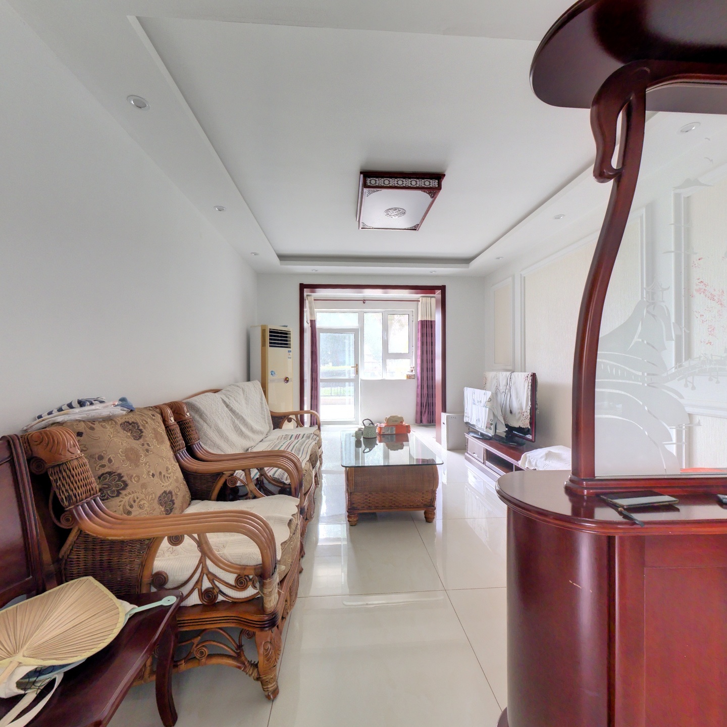 一层带院 东边户 精装修 眀厨卫 主卧转角窗 满二