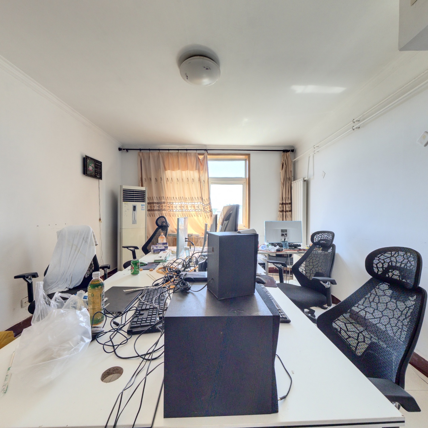 怡海家园，小区环境好，交通购物方便