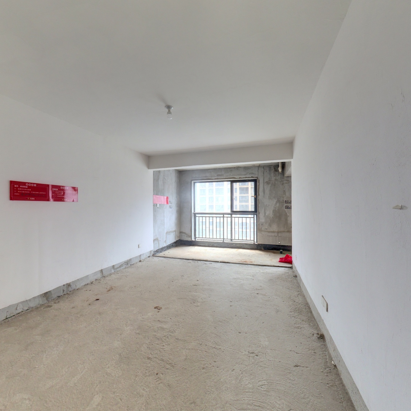 友谊广场华雅次新小区三房毛坯出售