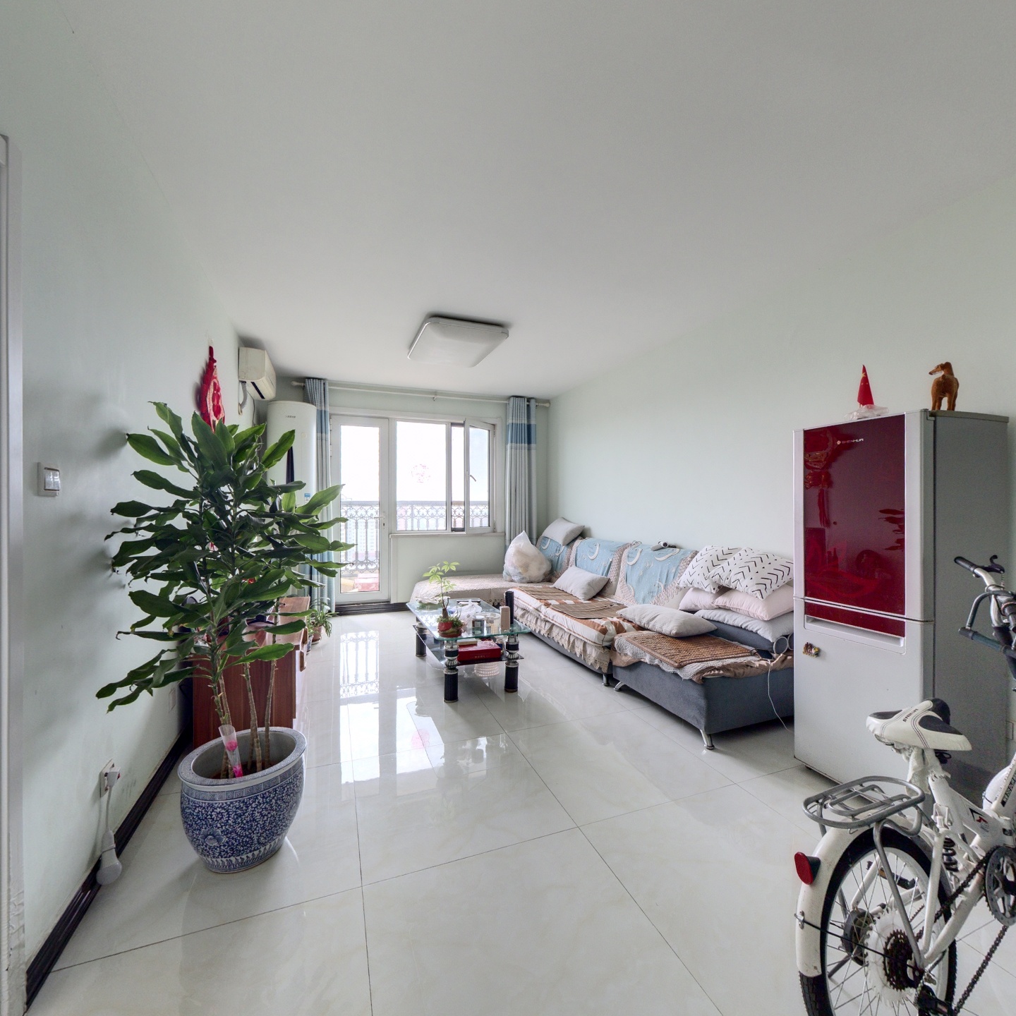 全阳两居，户型方正，中高楼层，花园小区，拎包入住