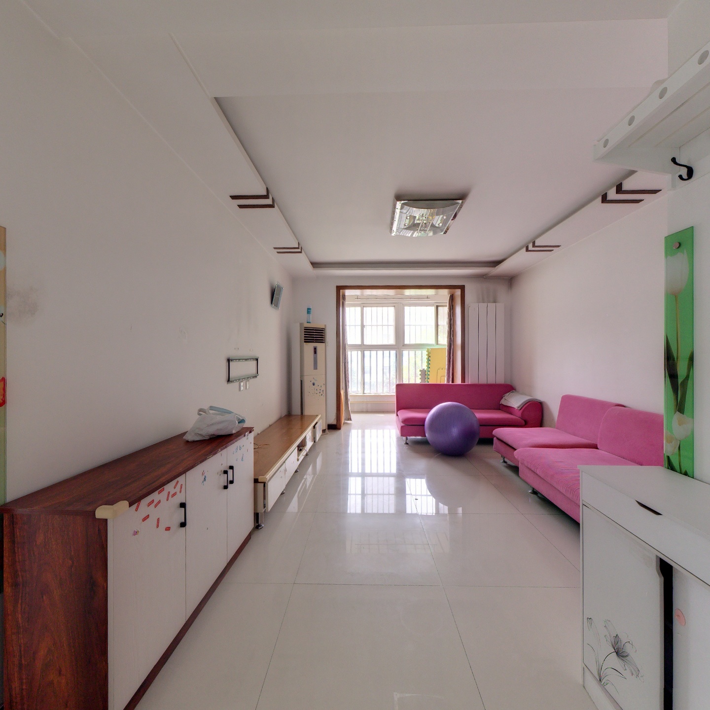 此房南北通双透格局好，视野宽阔