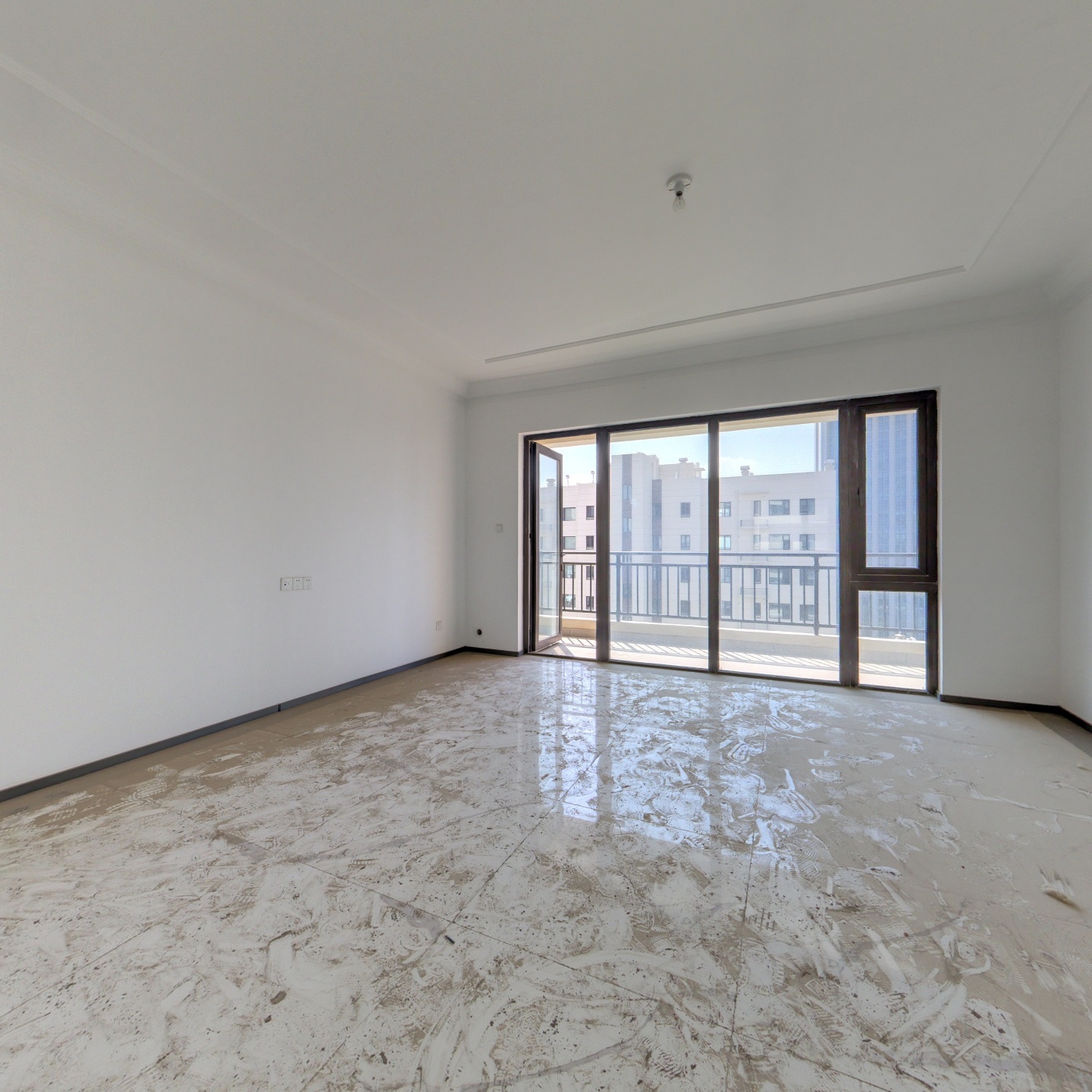 城东碧桂园精装大四室三个卫生间单价不到5000