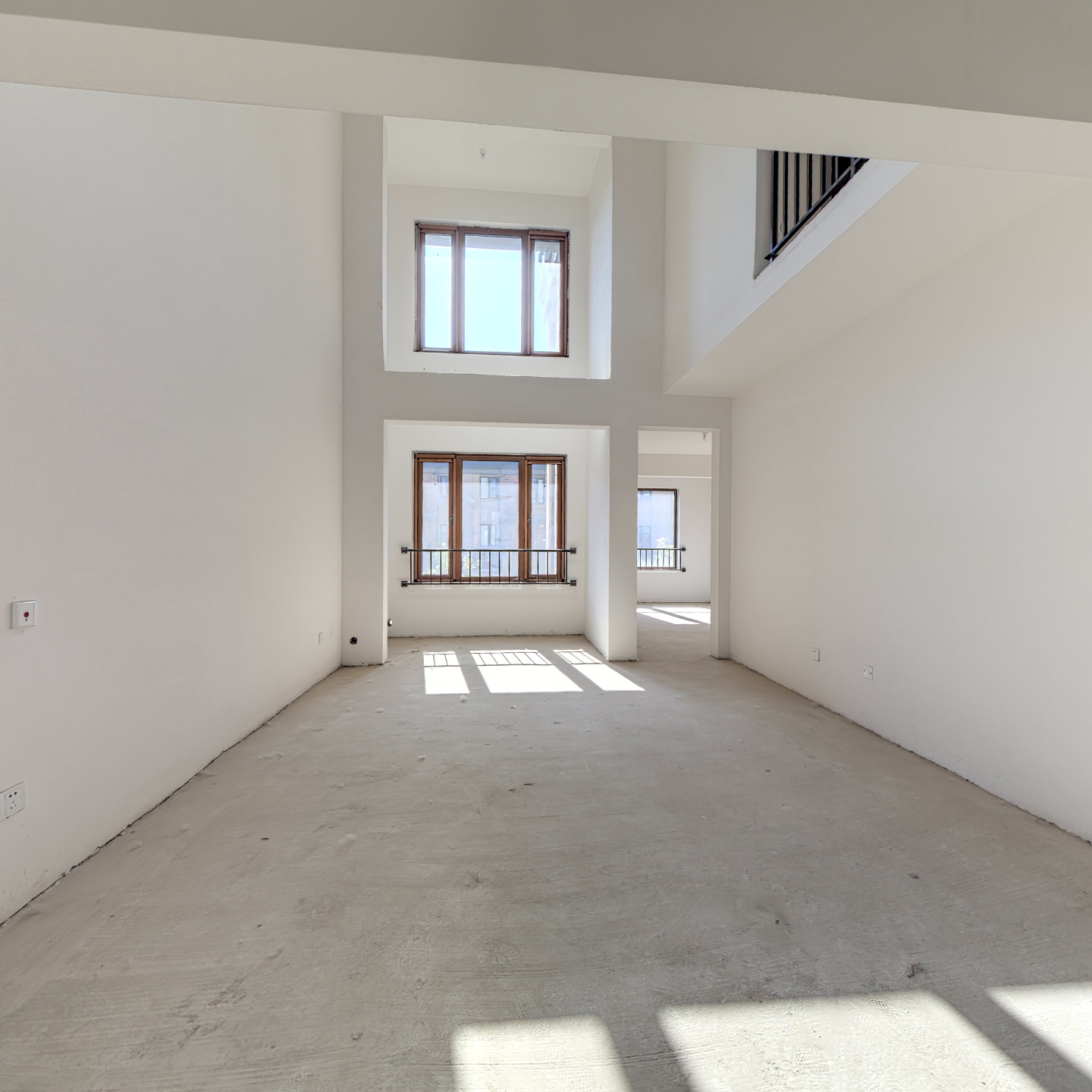 鸿坤理想尔湾 4室2厅 南 北