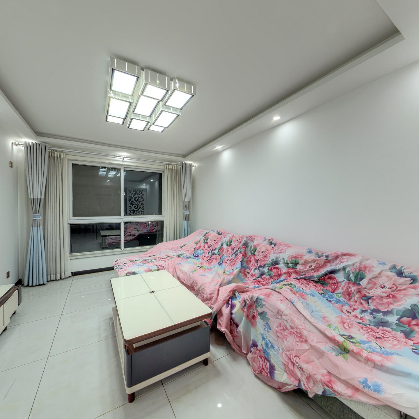 范阳路 成熟小区 公园壹号 简装两居室 双 语