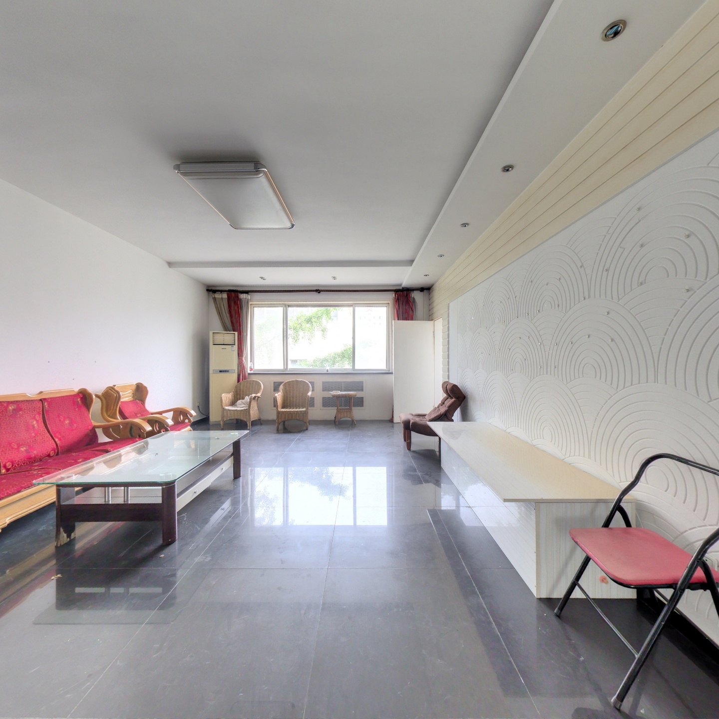 出售青旅花园大平层，环境优美，大四居。