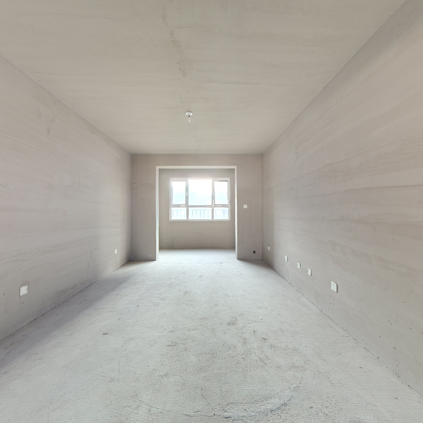 南北三居室，户型方正，小区人车分流