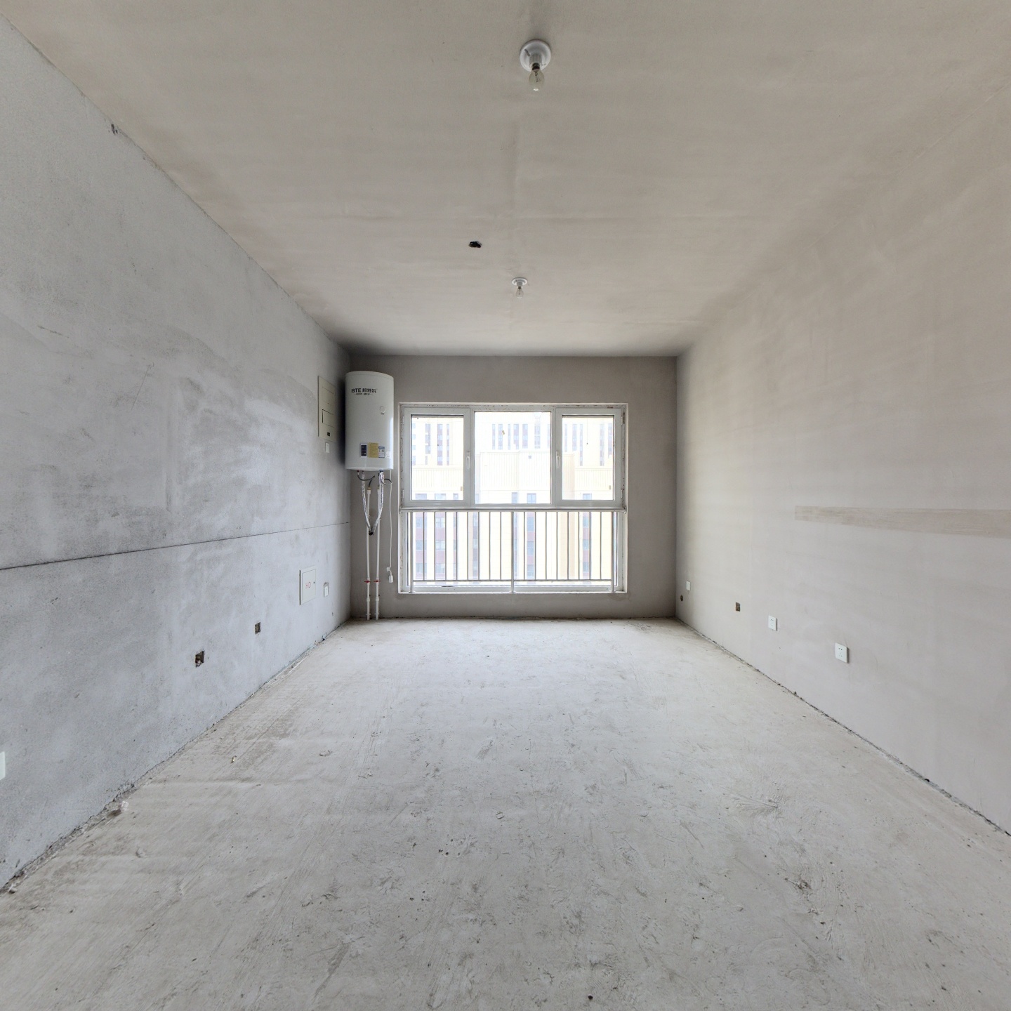 南北通透，小区环境优美，绿化高，出京进京很方便