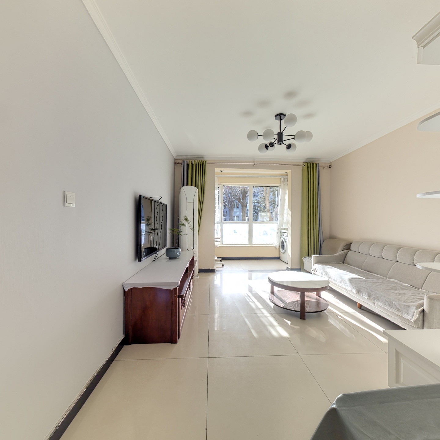 一梯两户南北通透，精装修拎包入住，满二