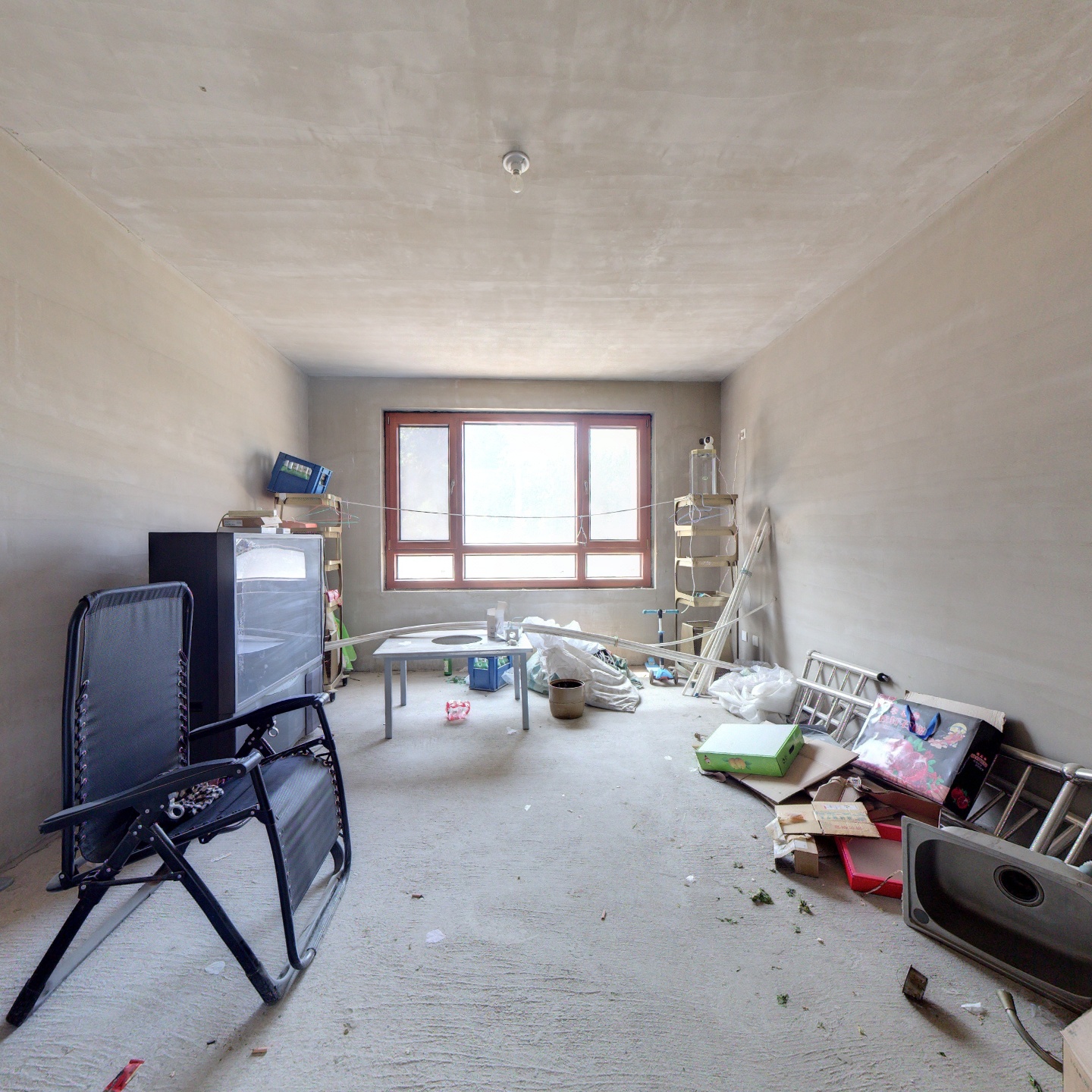 范阳路天花板社区，南北通透大三居，本满二年。