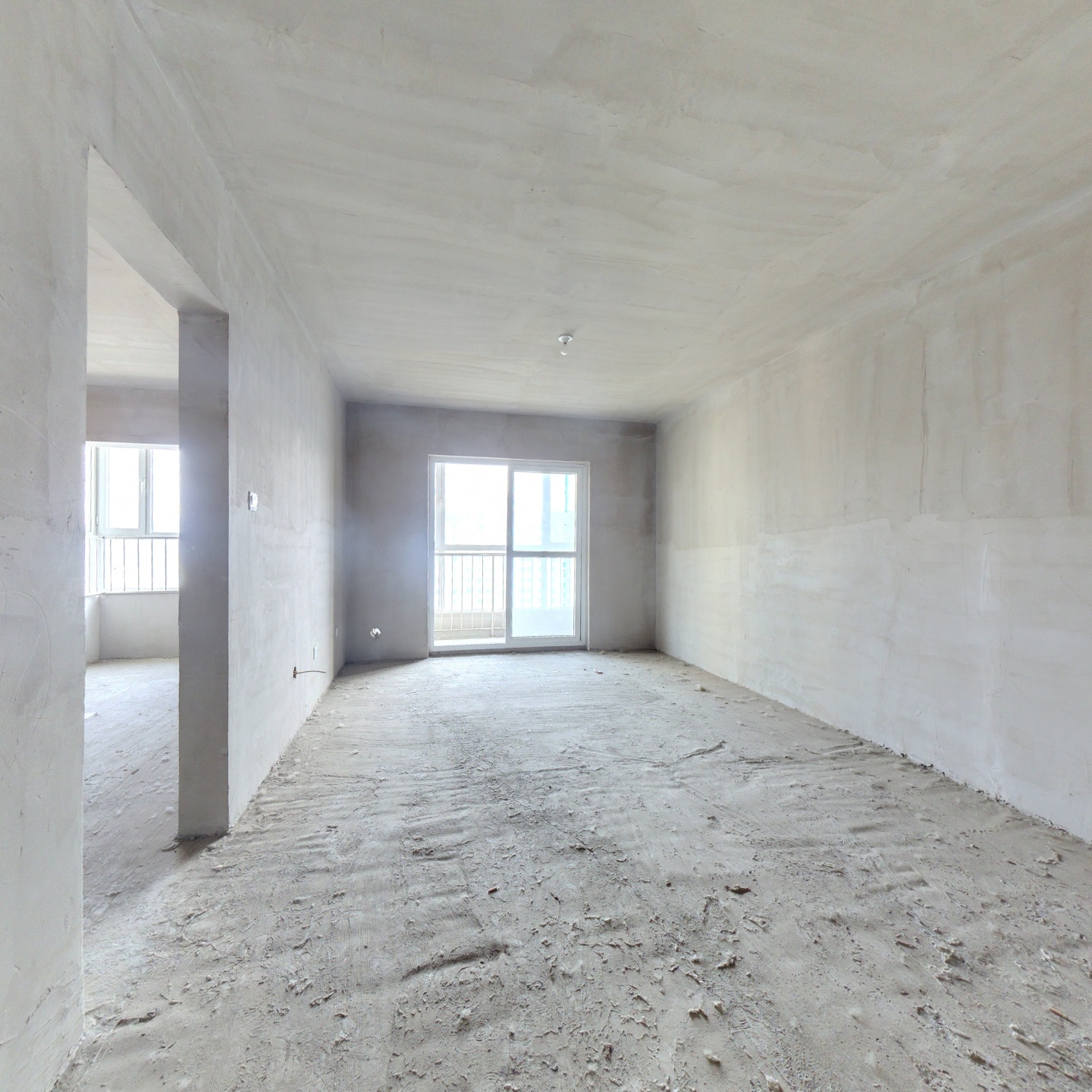 南向两居室，中间楼层，毛坯房任意装