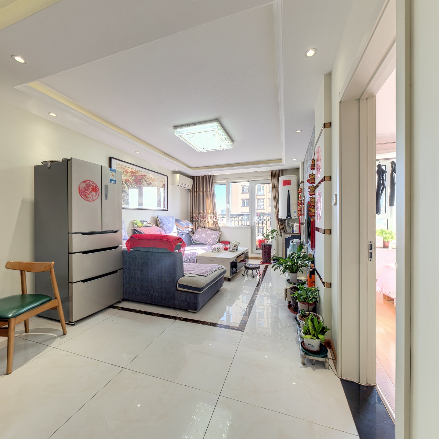 香邑溪谷，精装自住全阳两居室，中高楼层，视野开阔.