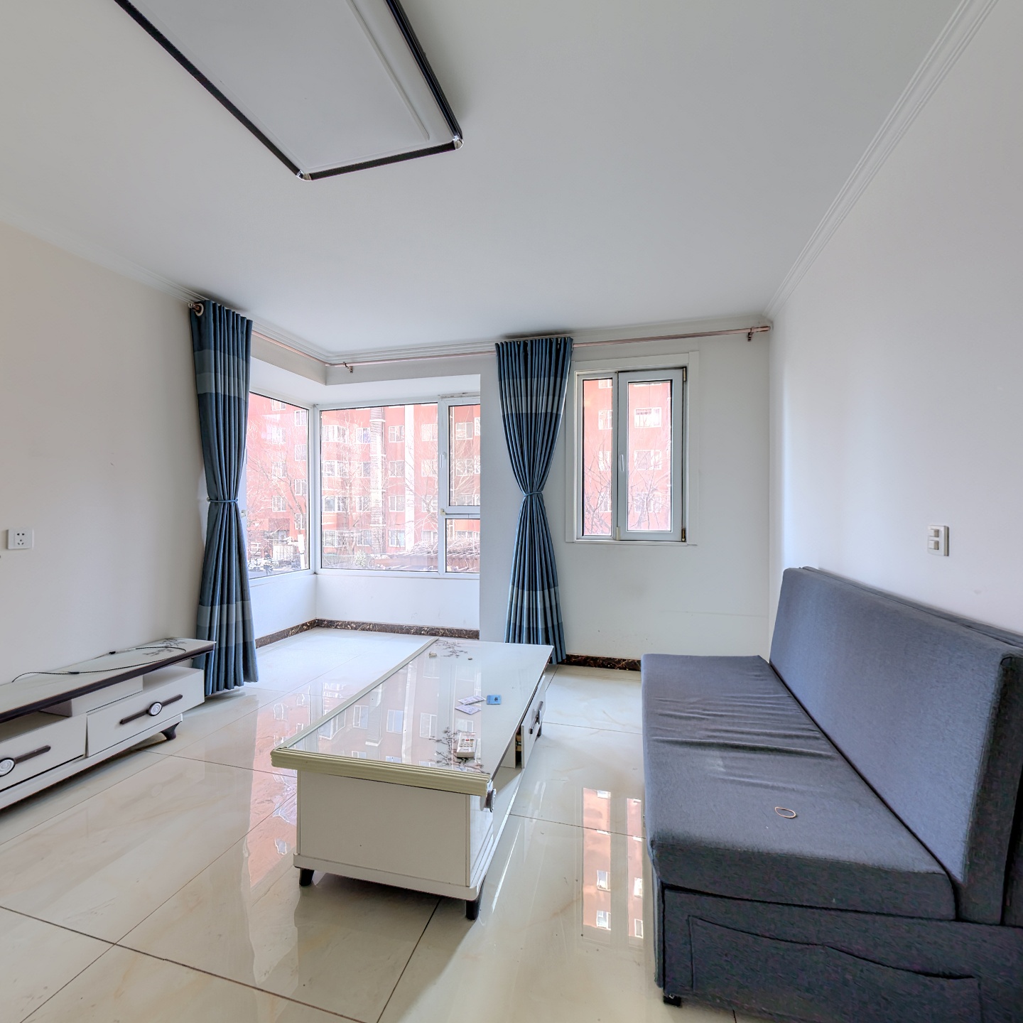 集中供暖电梯房 户型不错 采光好