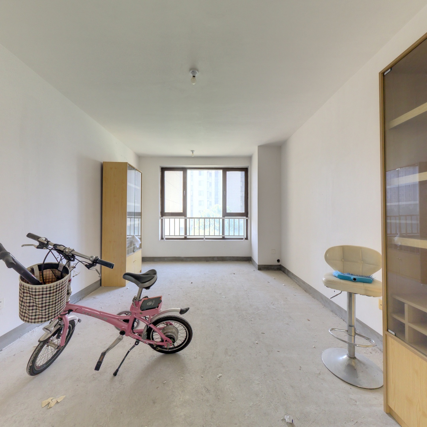 此房税少 好楼层 全天采光无遮挡 户型方正 价钱能聊