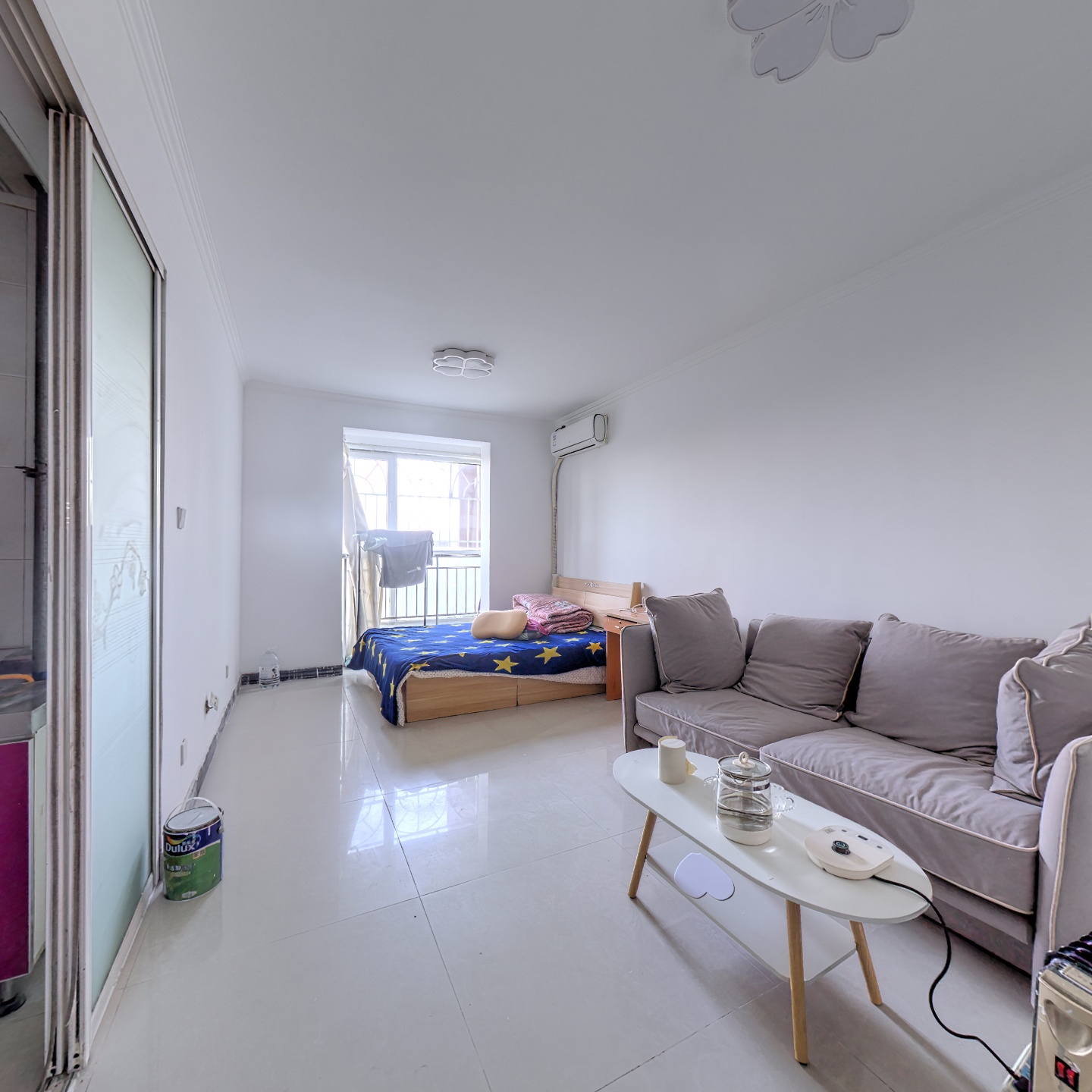 天保丽景一居 一层 家具家电新换的