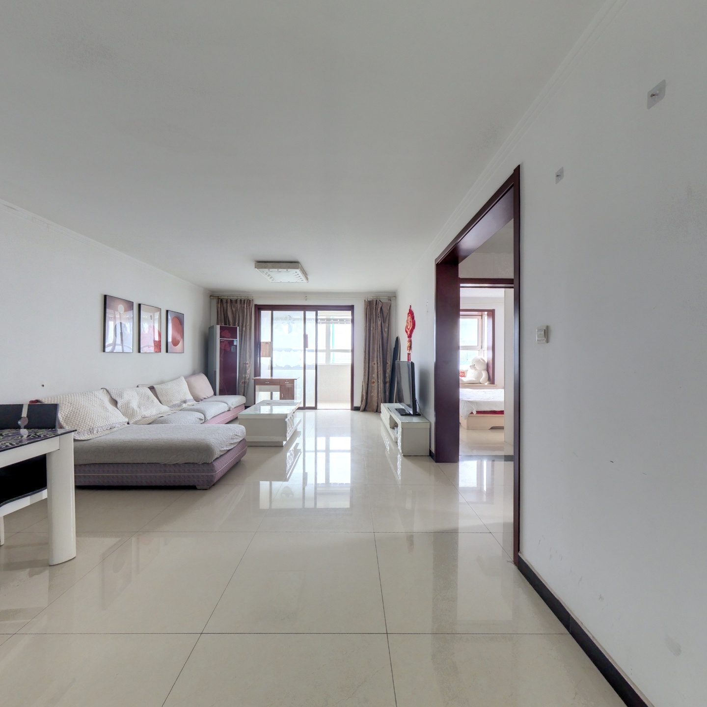 此房电梯房，中间楼层，采光充足。