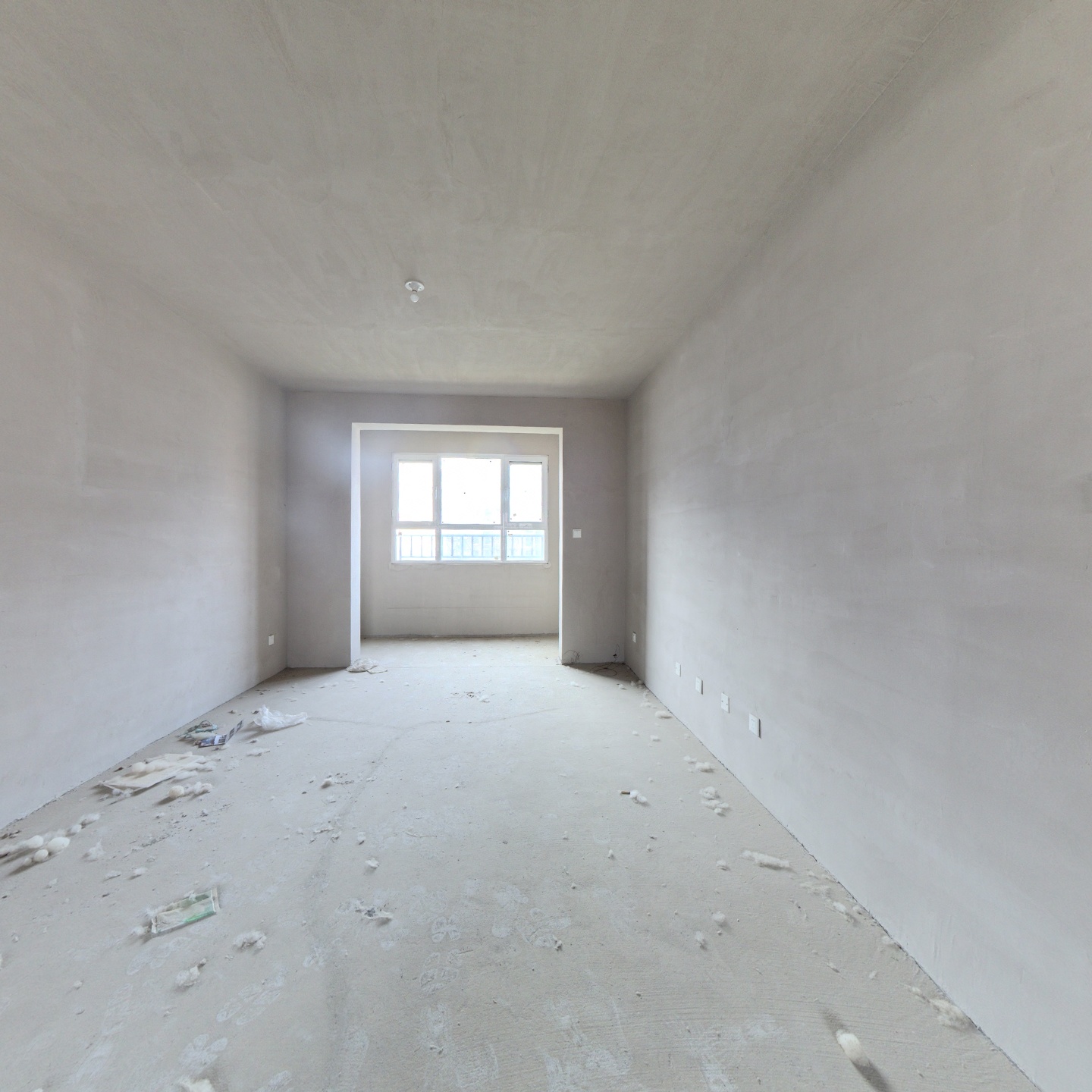 南北三居室，户型方正，小区人车分流