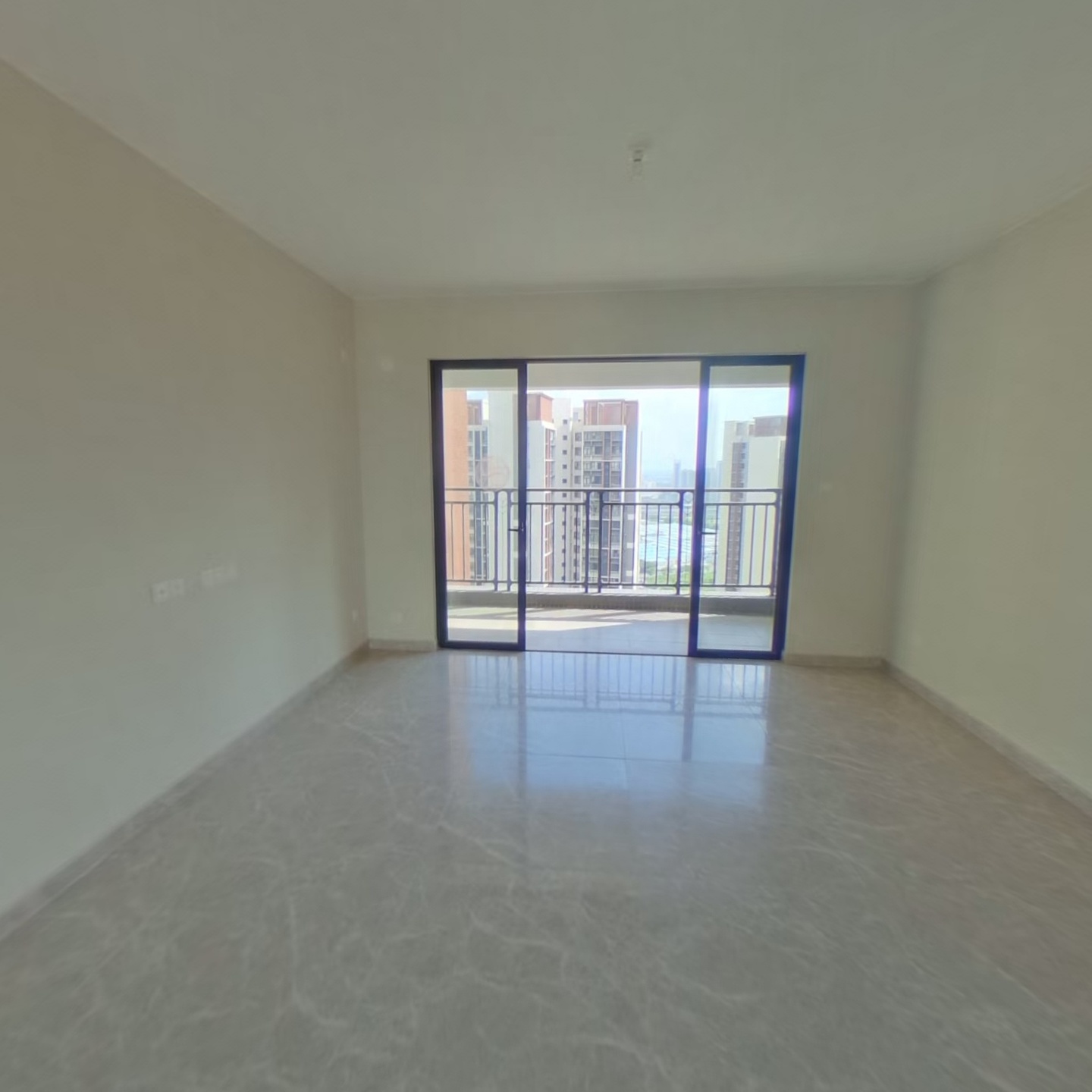 保利爱乐小镇 5室2厅 南