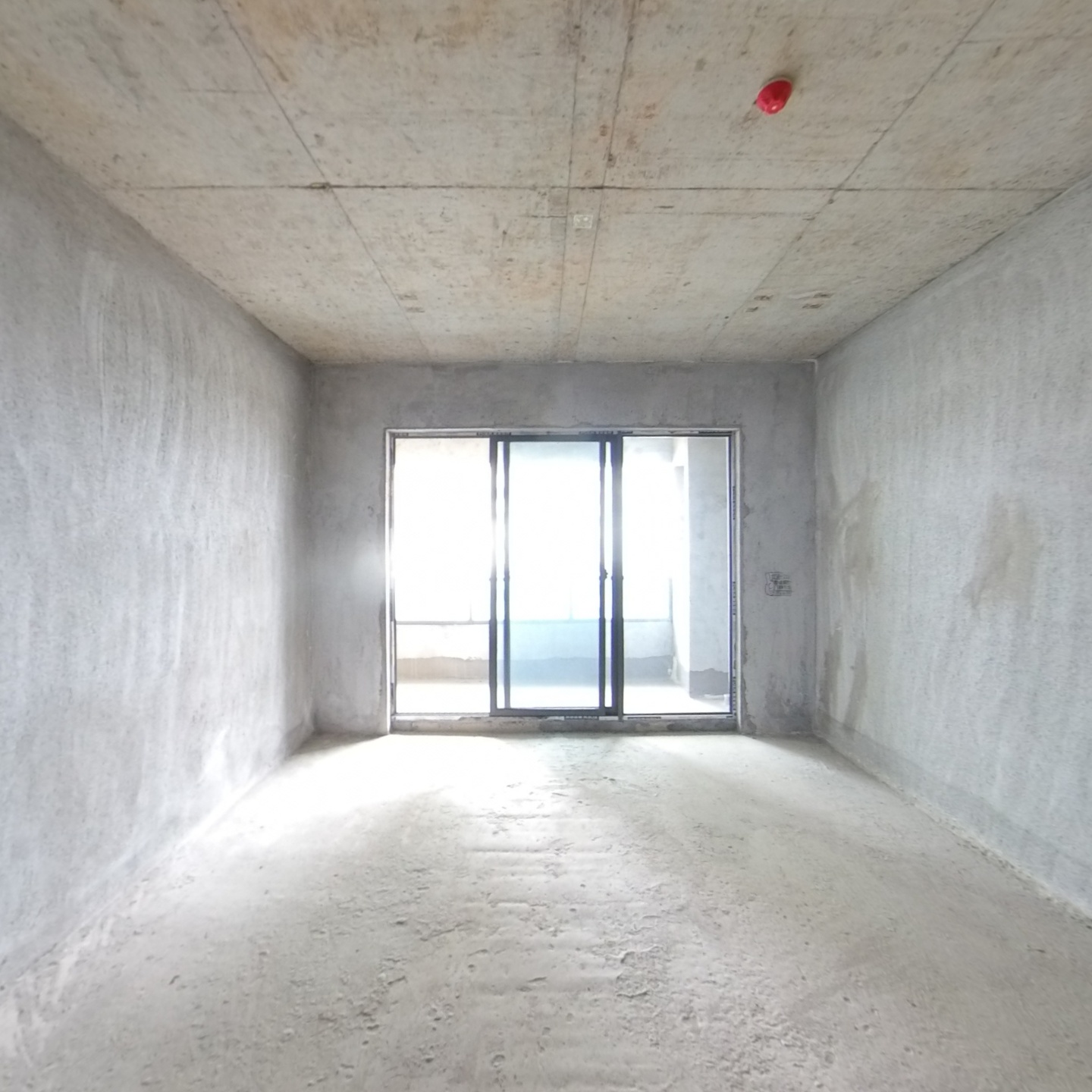 天悦湾：三房毛坯，中间楼层，环境优美，户型方正
