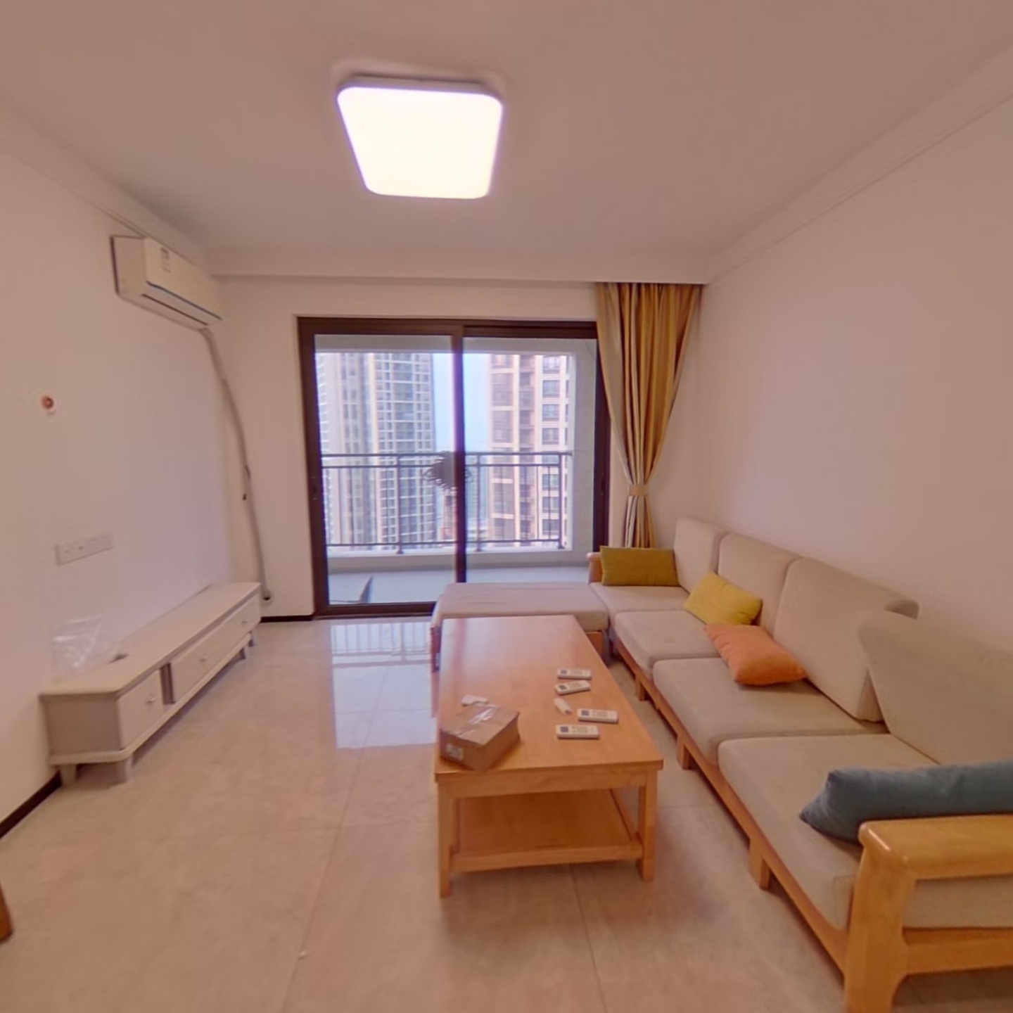 新城香悦公馆 4室2厅 东 西 南